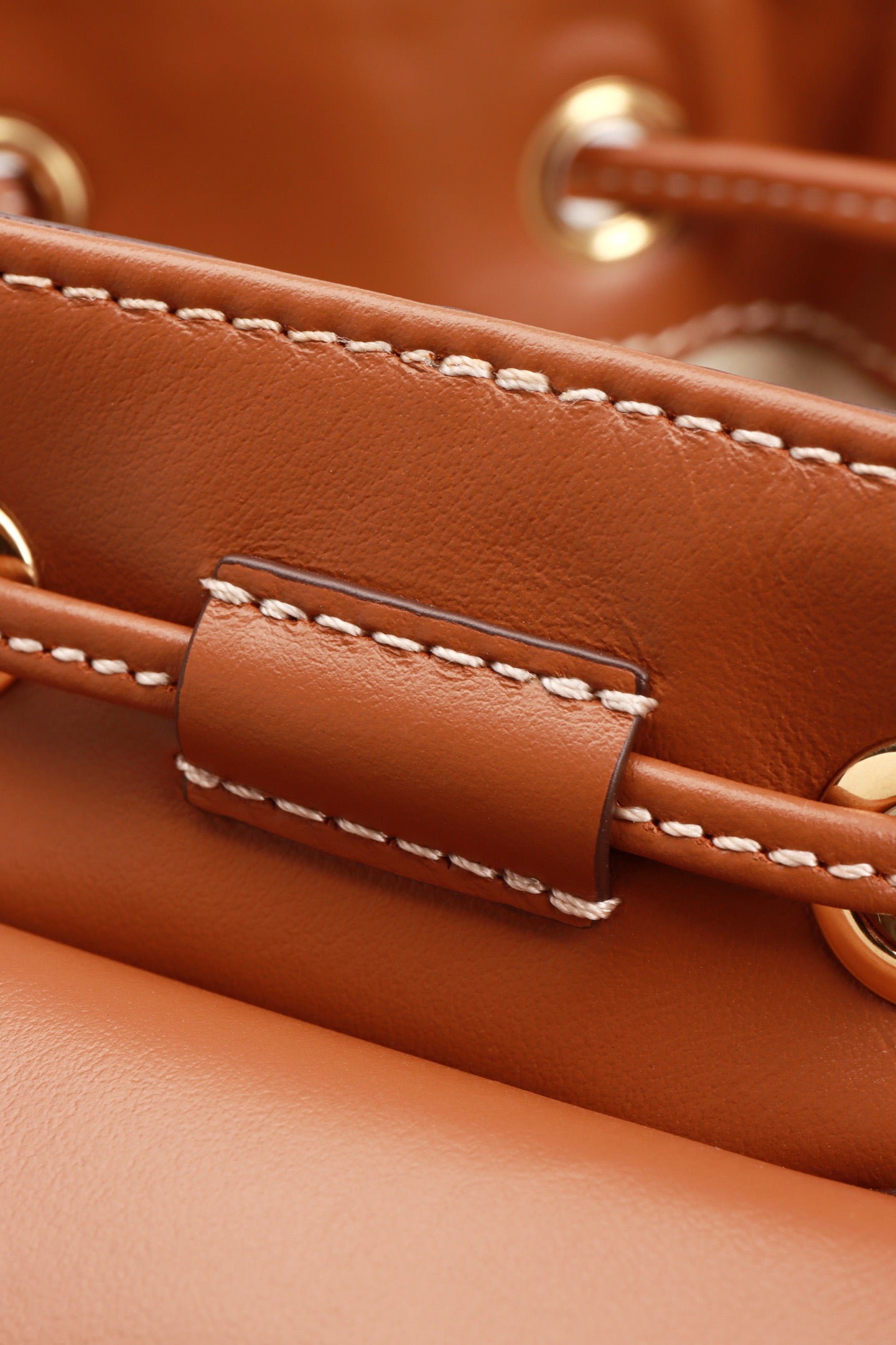 미우미우 가죽 백팩