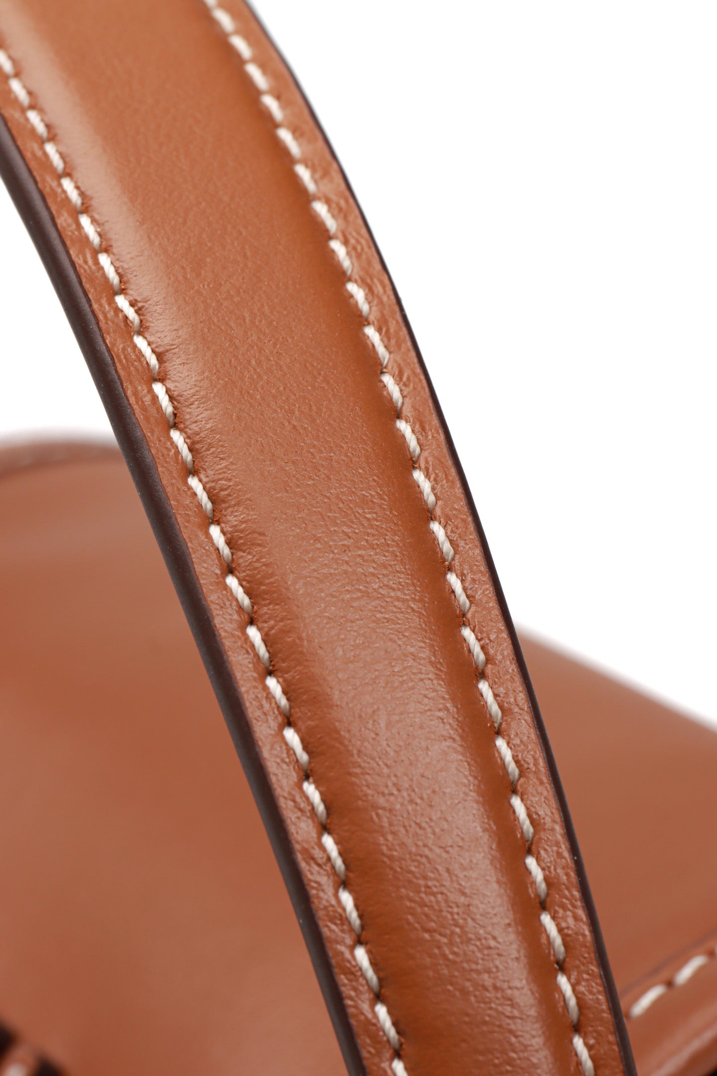 미우미우 가죽 백팩