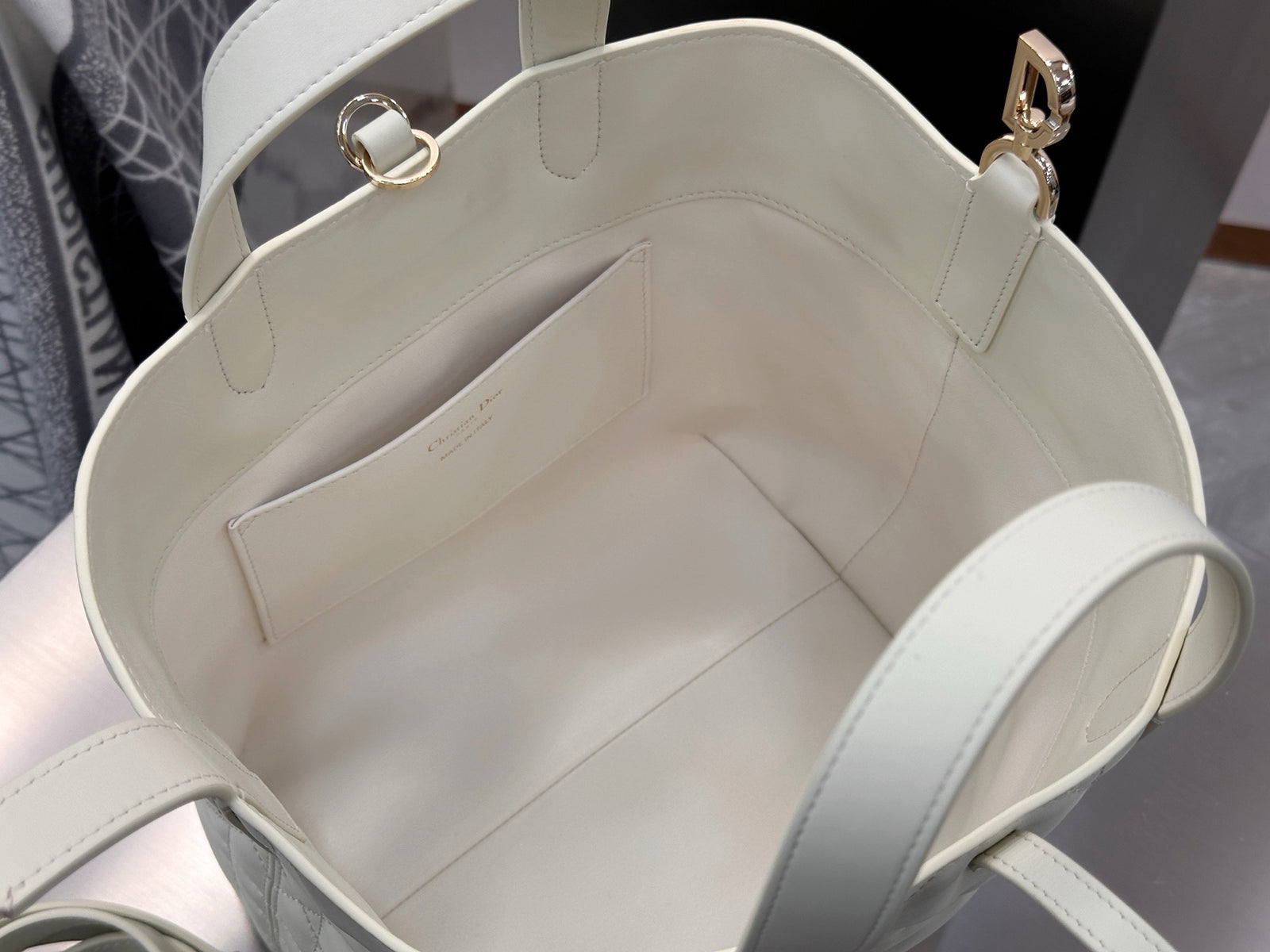 디올 버티컬 뚜주흐백 스몰,미디움