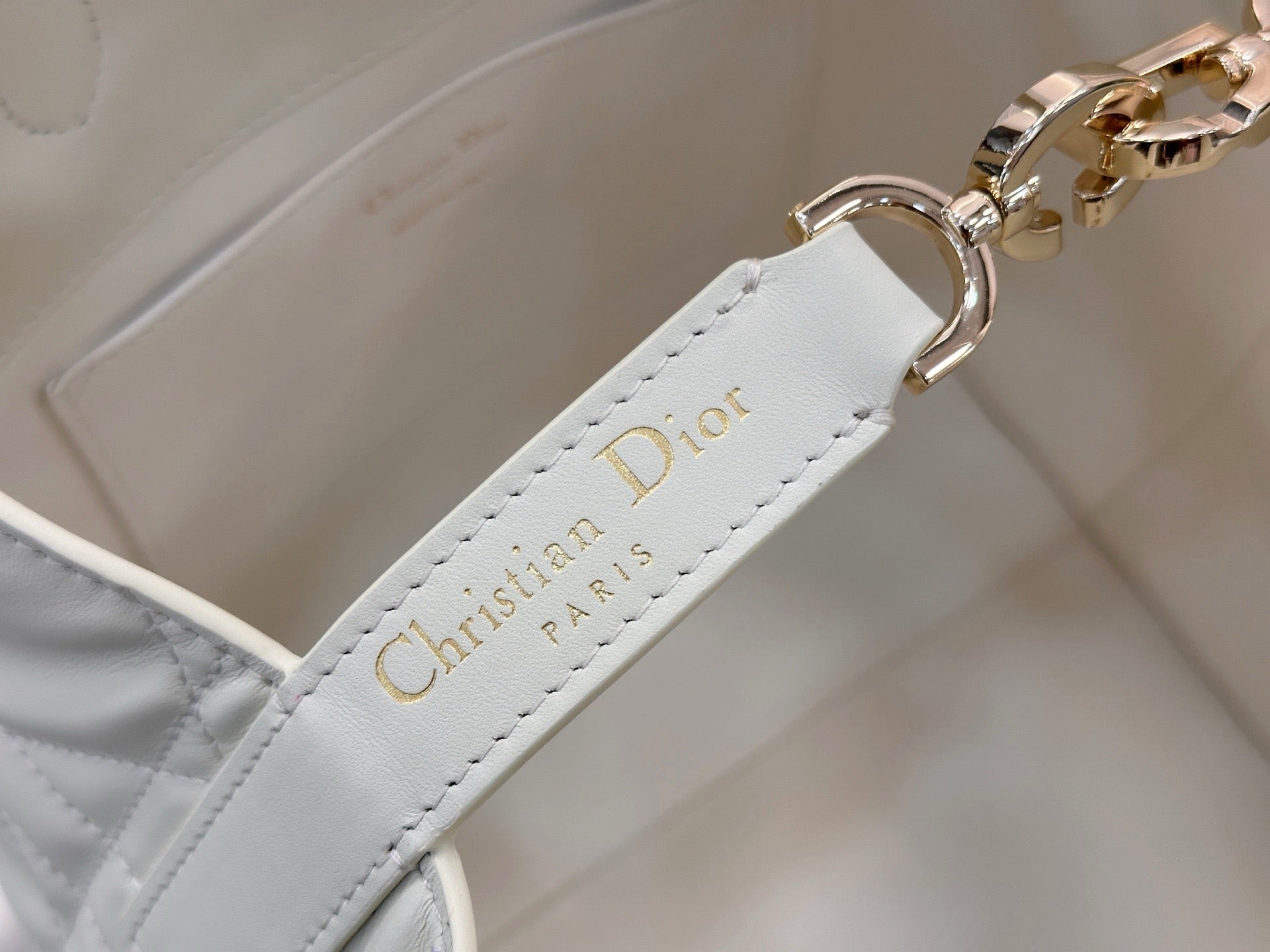 디올 버티컬 뚜주흐백 스몰,미디움