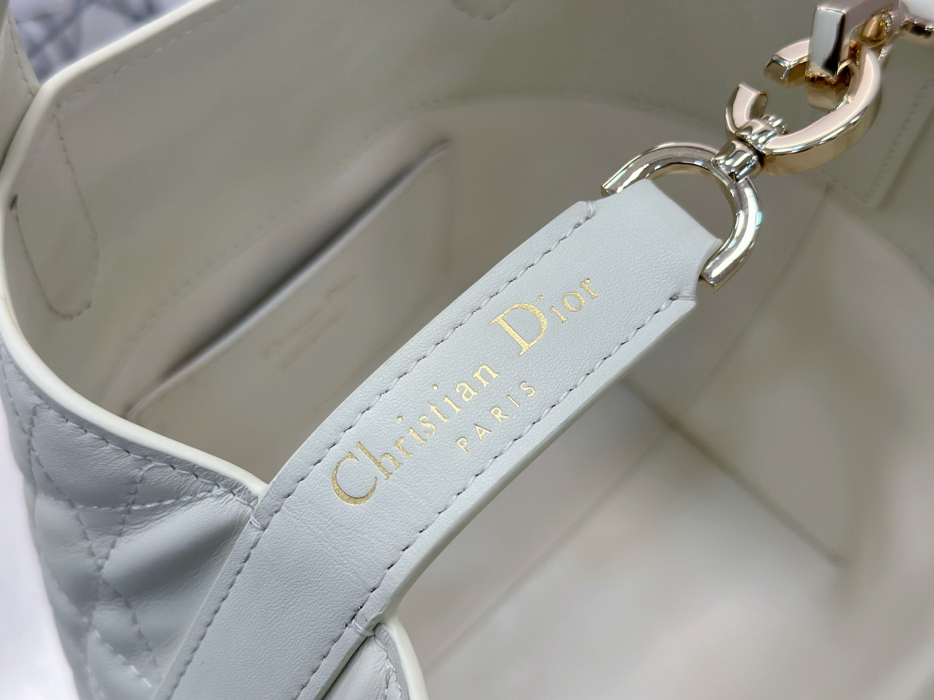 디올 버티컬 뚜주흐백 스몰,미디움