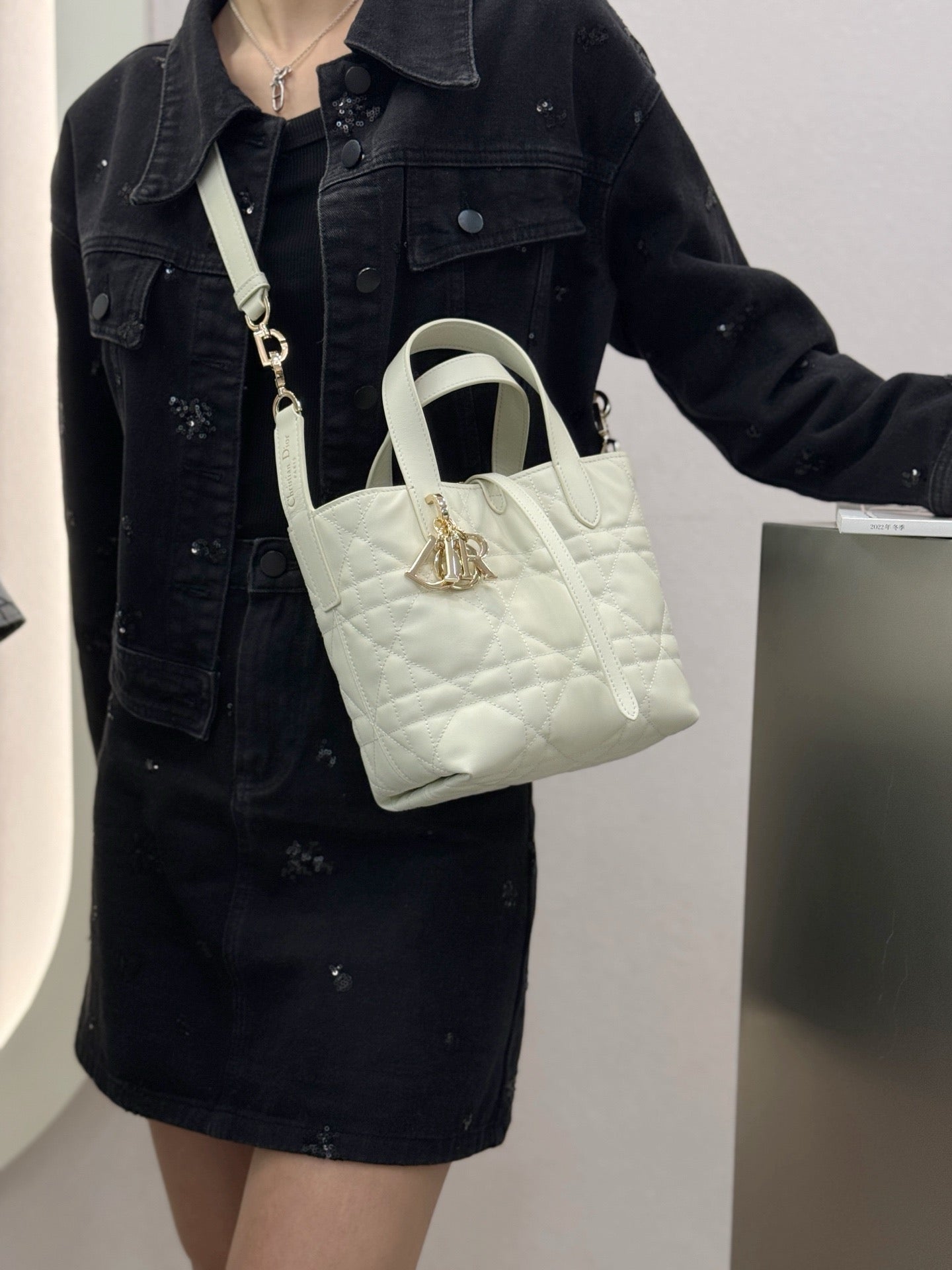 디올 버티컬 뚜주흐백 스몰,미디움