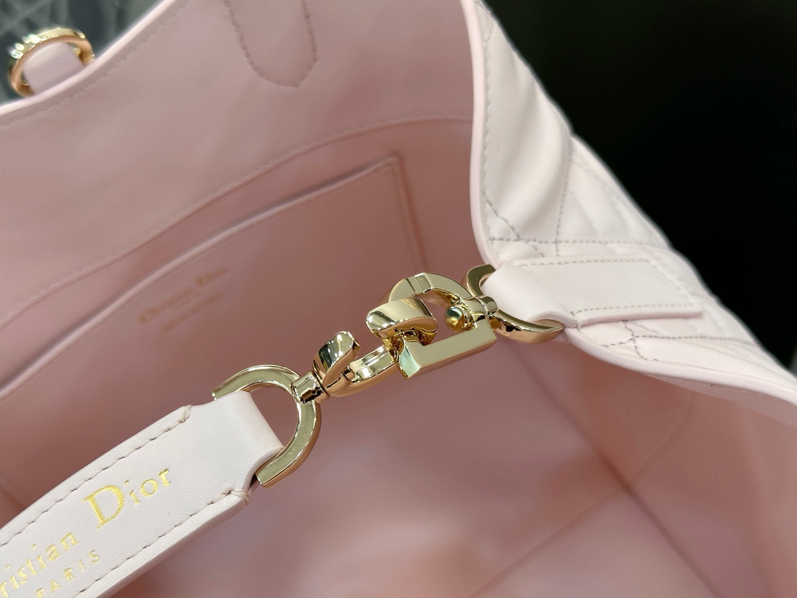 디올 버티컬 뚜주흐백 스몰,미디움