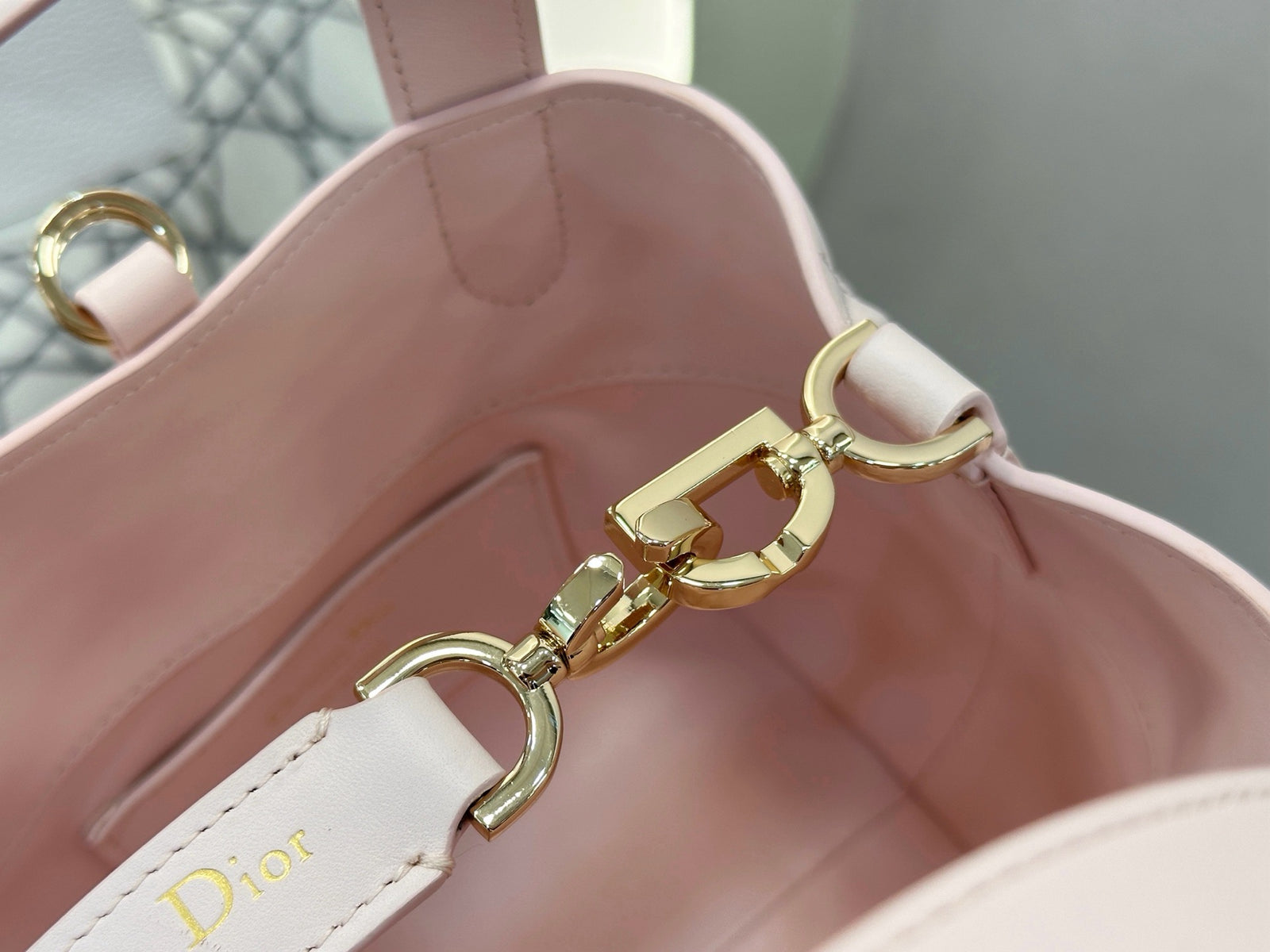 디올 버티컬 뚜주흐백 스몰,미디움