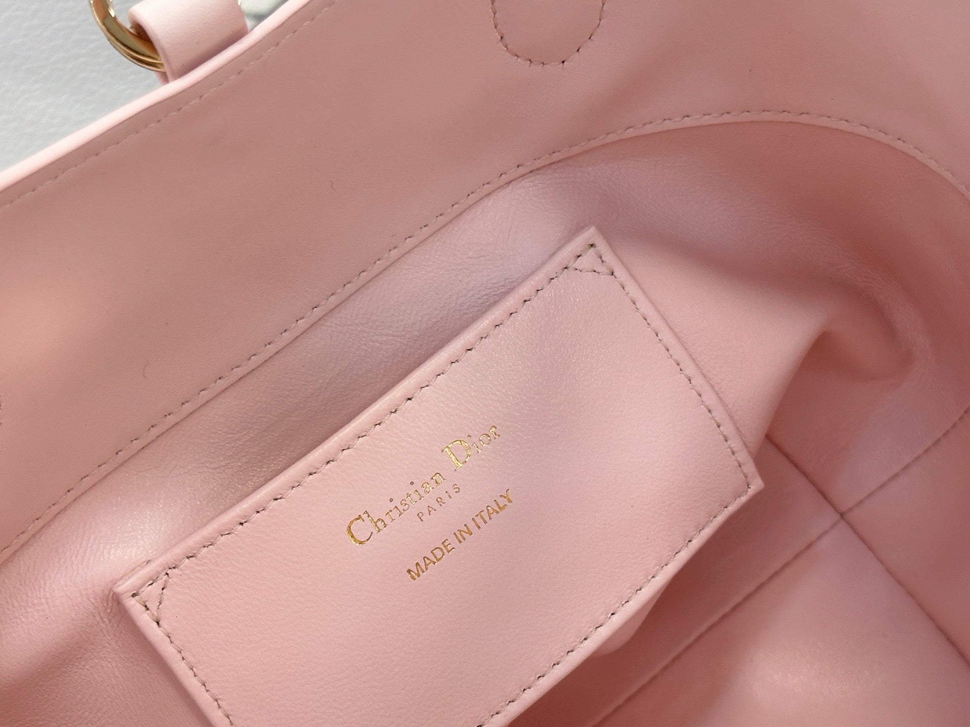 디올 버티컬 뚜주흐백 스몰,미디움