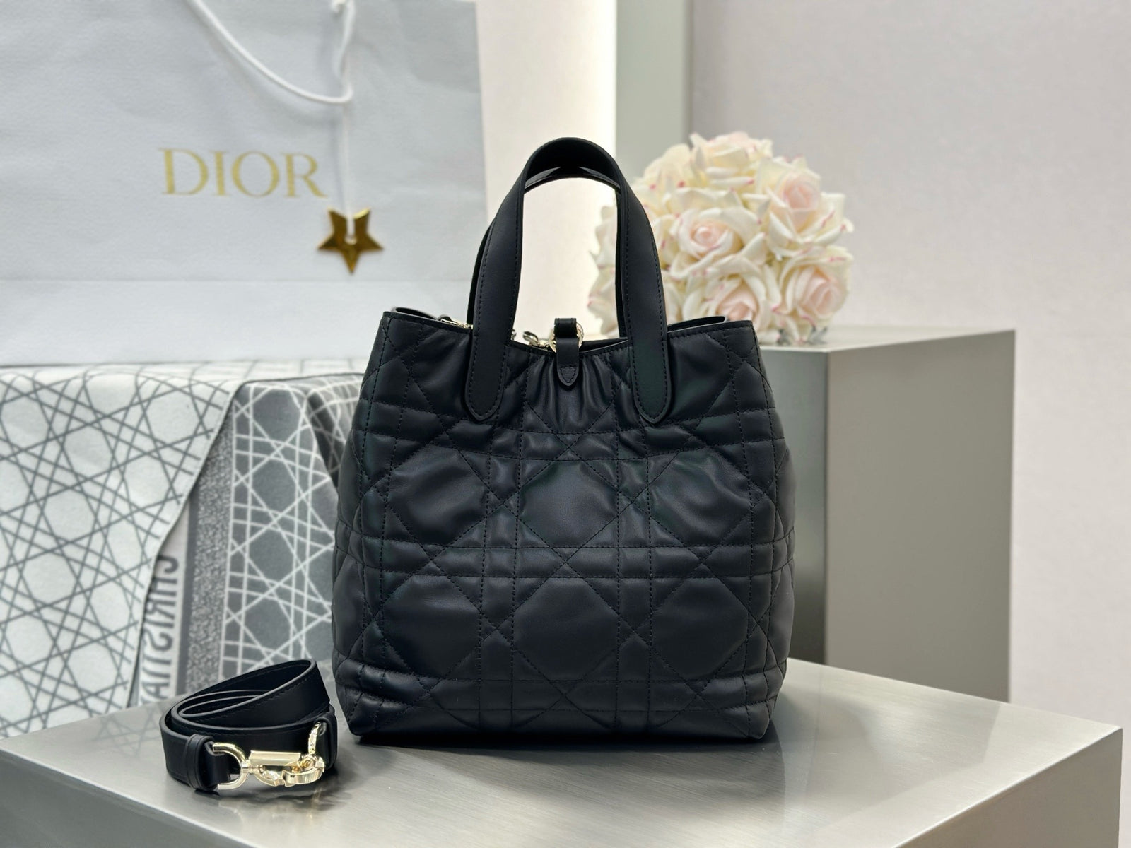 디올 버티컬 뚜주흐백 스몰,미디움