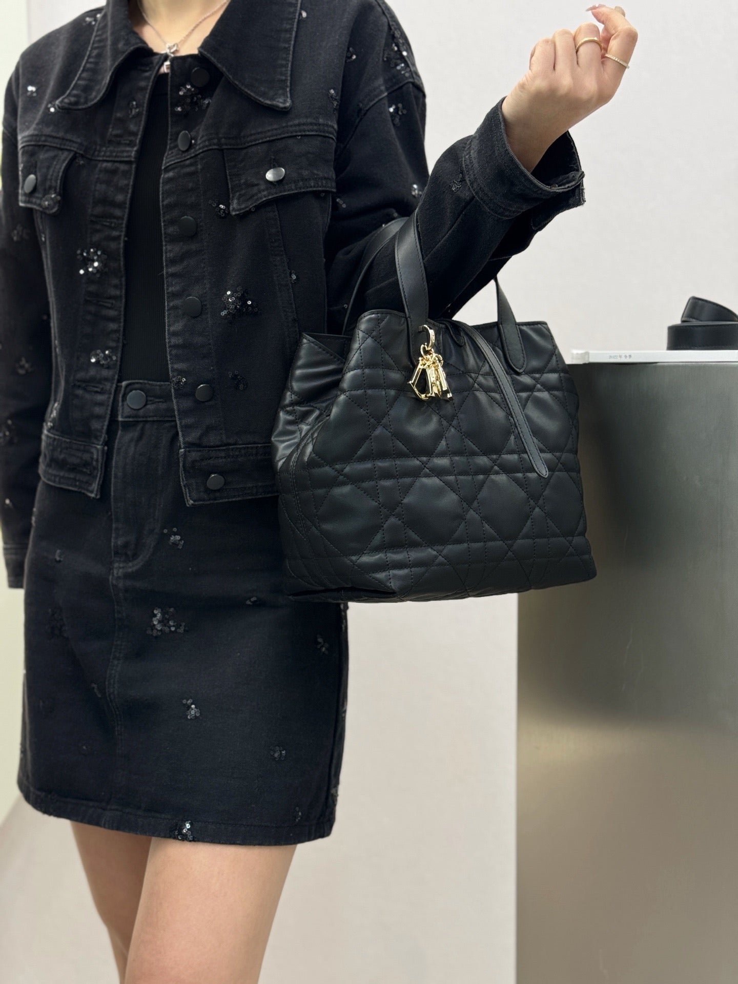 디올 버티컬 뚜주흐백 스몰,미디움