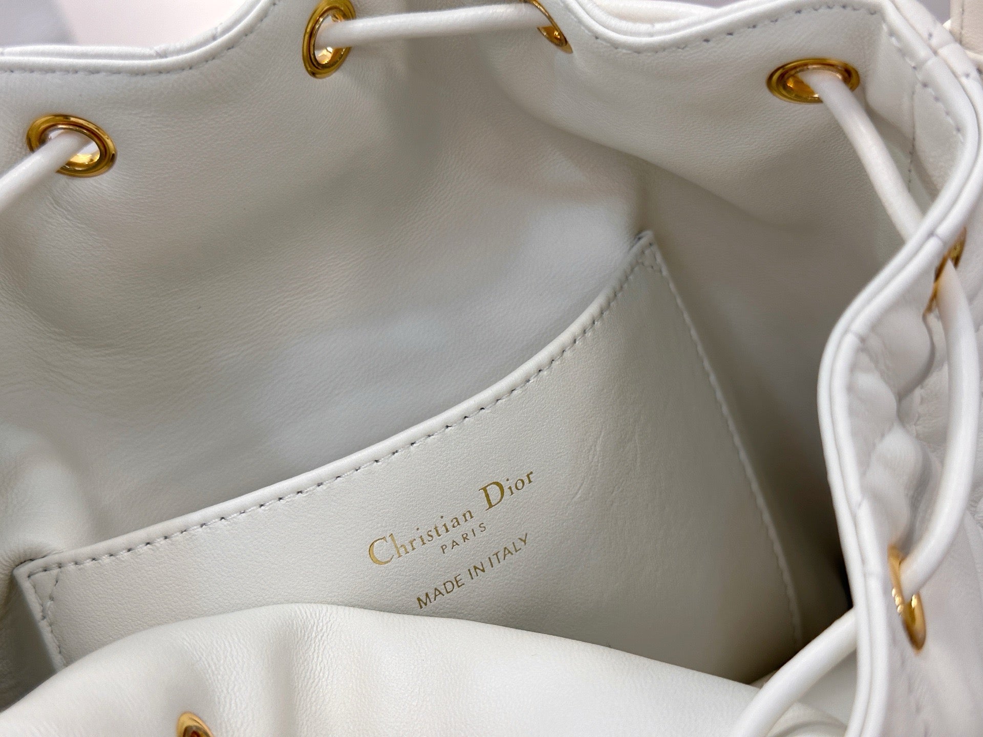 디올 카로 스몰 버킷백