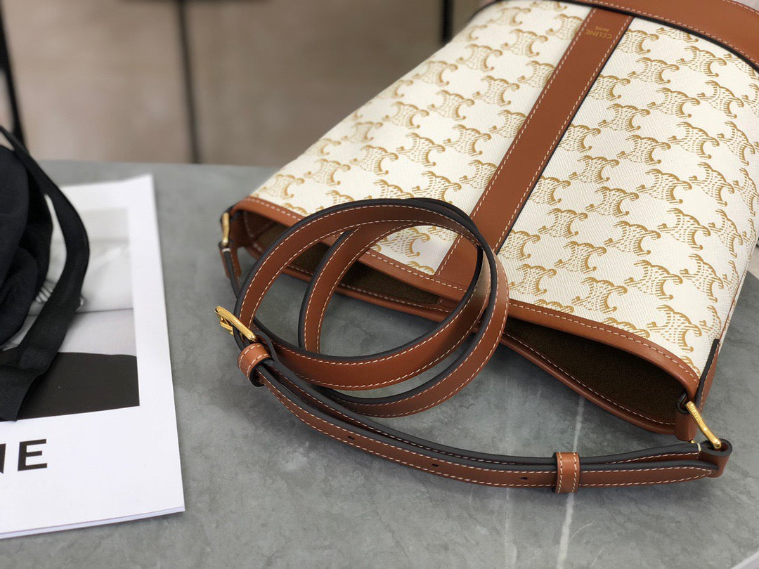 셀린느 트리옹프 버킷백 스몰