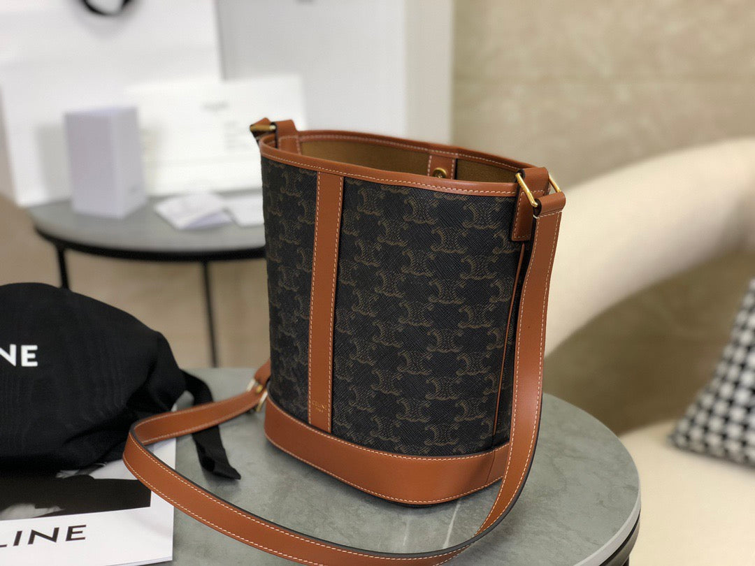 셀린느 트리옹프 버킷백 스몰