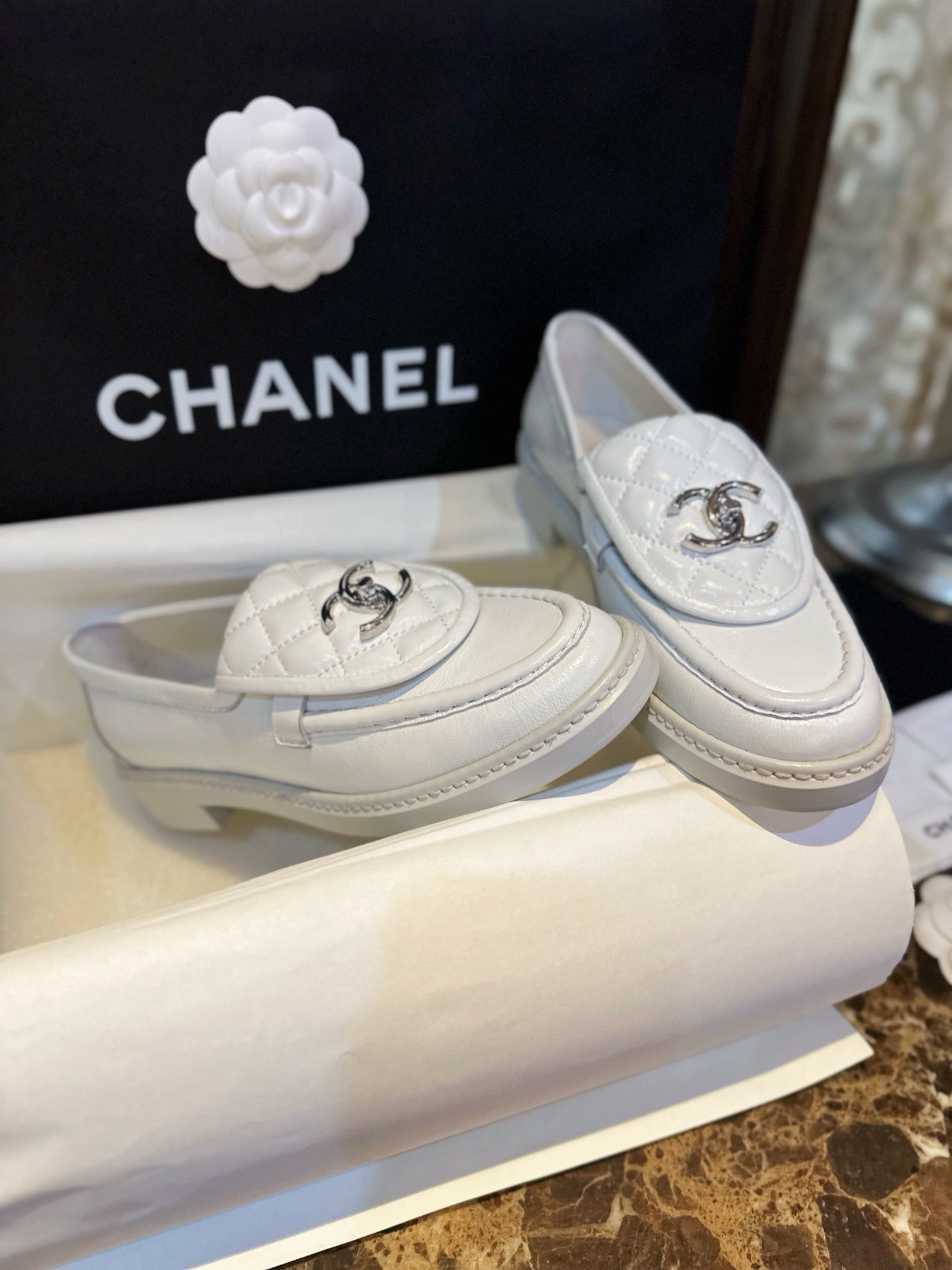 샤넬 퀄팅 CC로고 턴락 로퍼