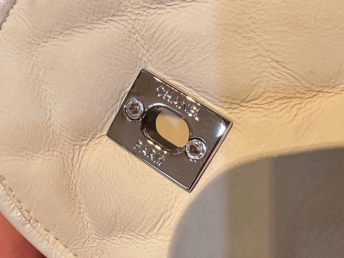 샤넬 퀄팅 CC로고 턴락 로퍼