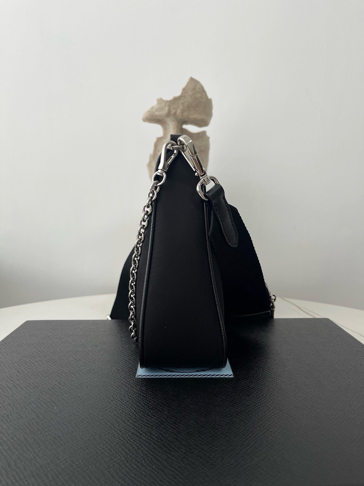 프라다 테수토 체인 호보백