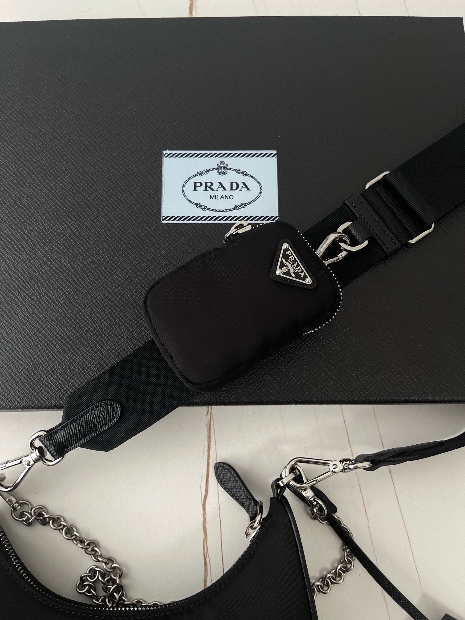 프라다 테수토 체인 호보백