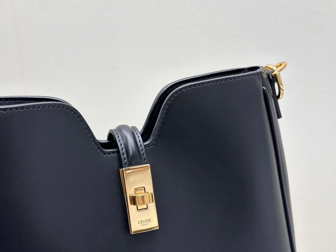 셀린느 16 소프트 까미유 스몰