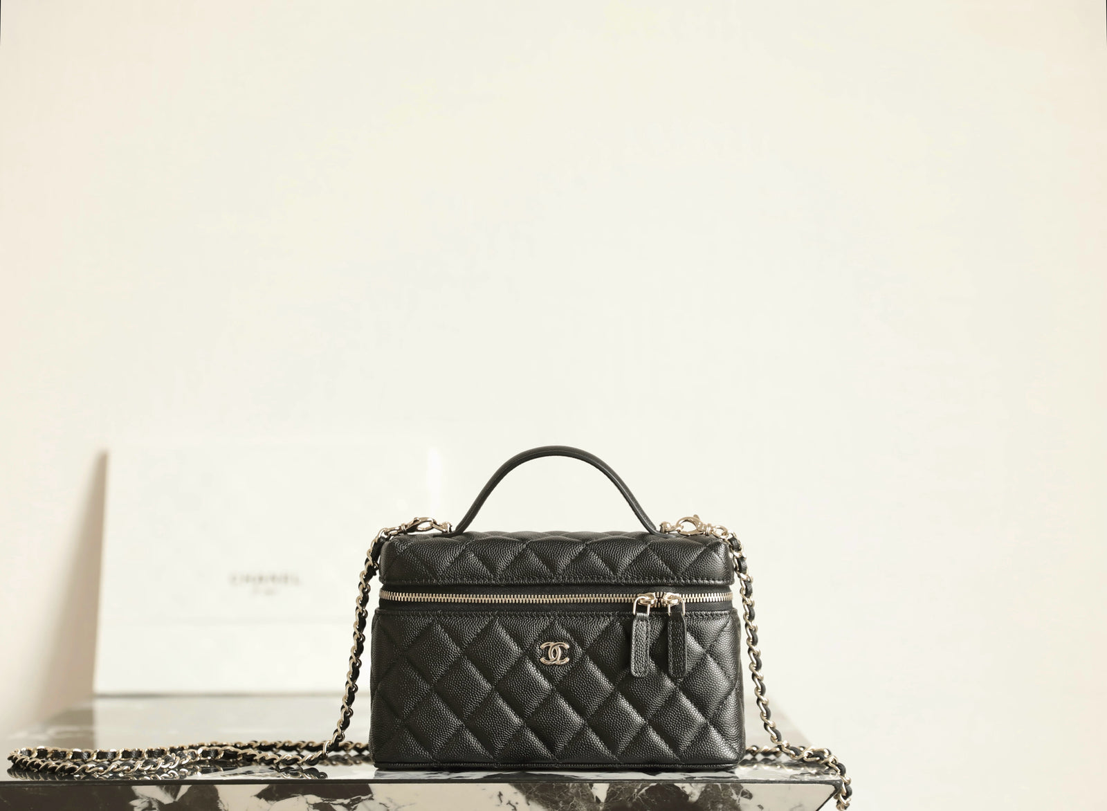 샤넬 클래식 체인 베니티 탑핸들 백
