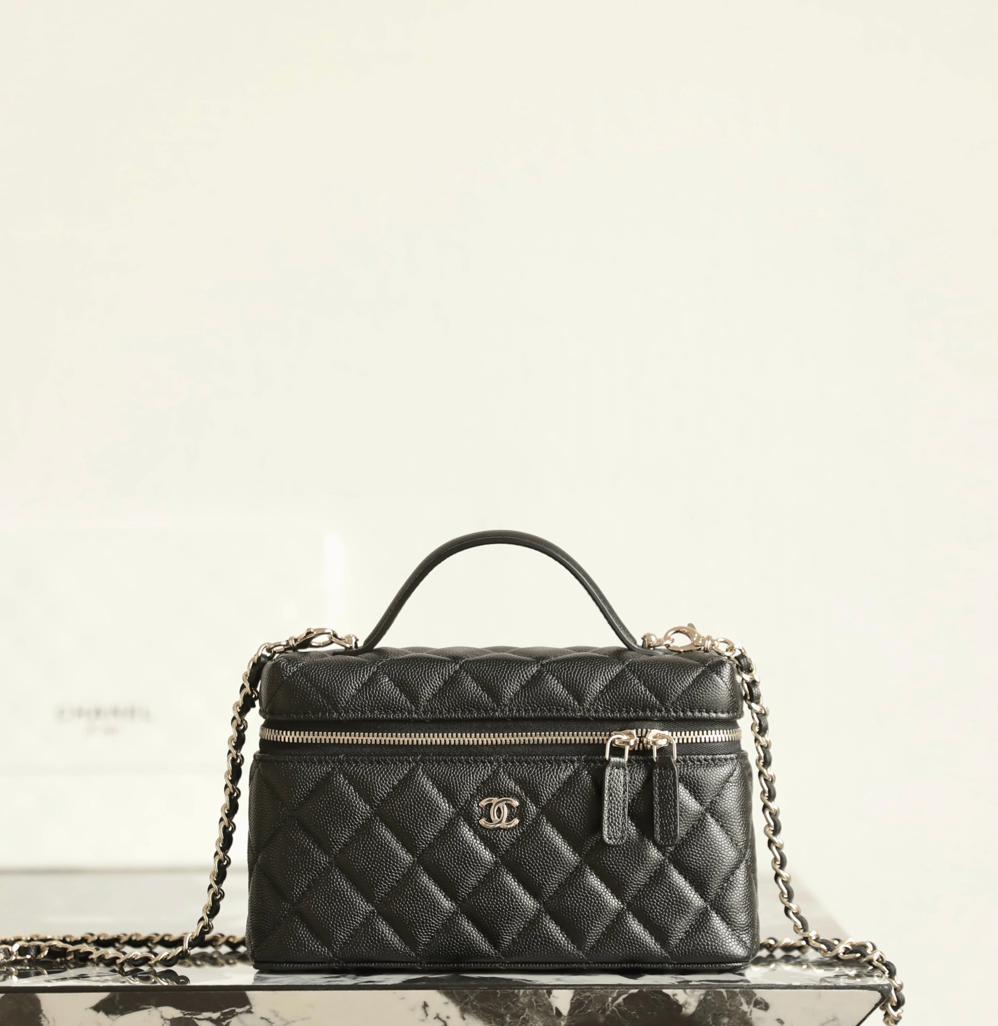 샤넬 클래식 체인 베니티 탑핸들 백