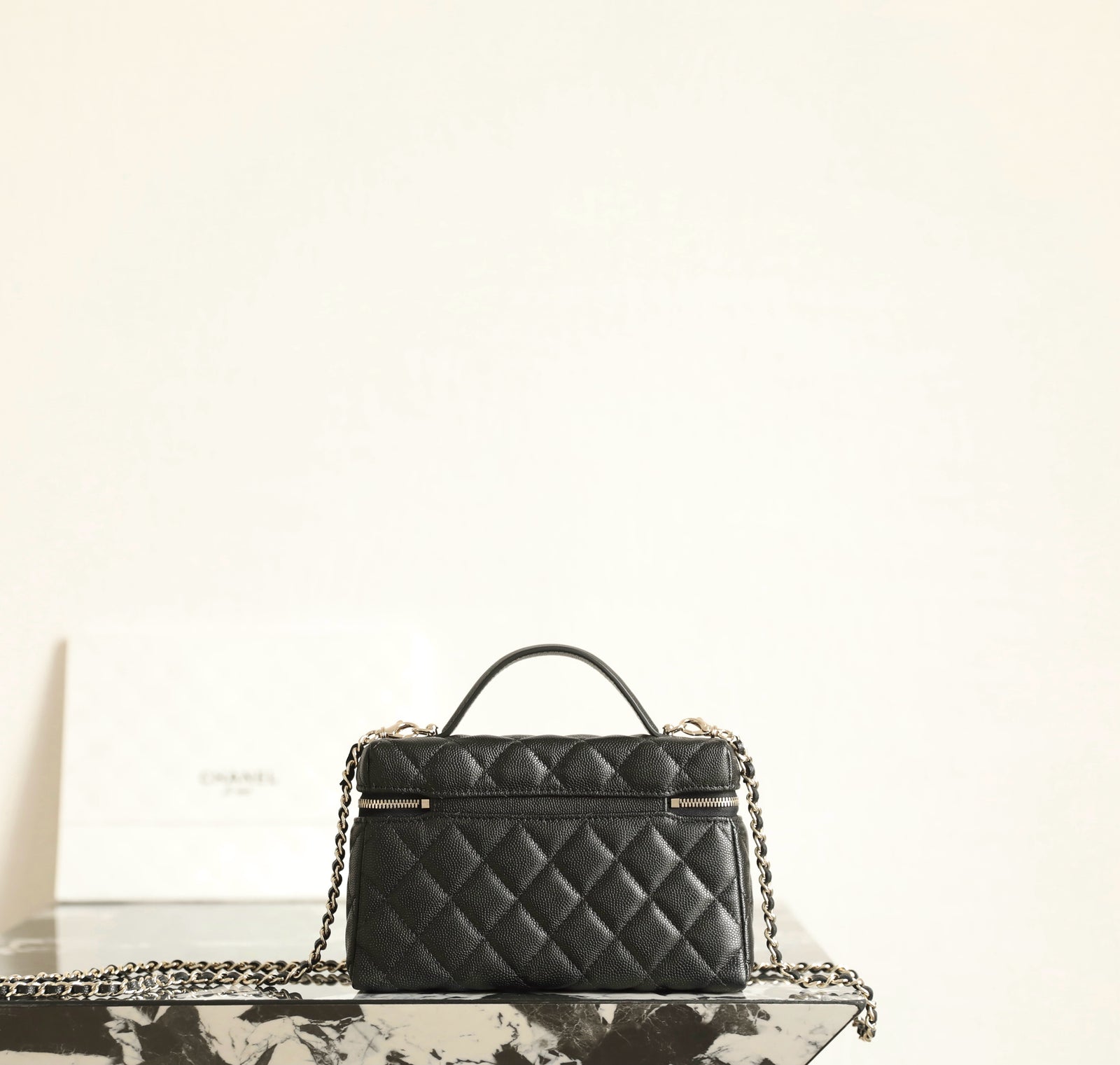 샤넬 클래식 체인 베니티 탑핸들 백