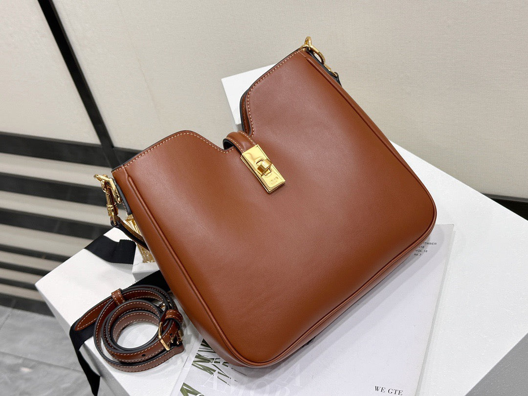 셀린느 16 소프트 까미유 스몰