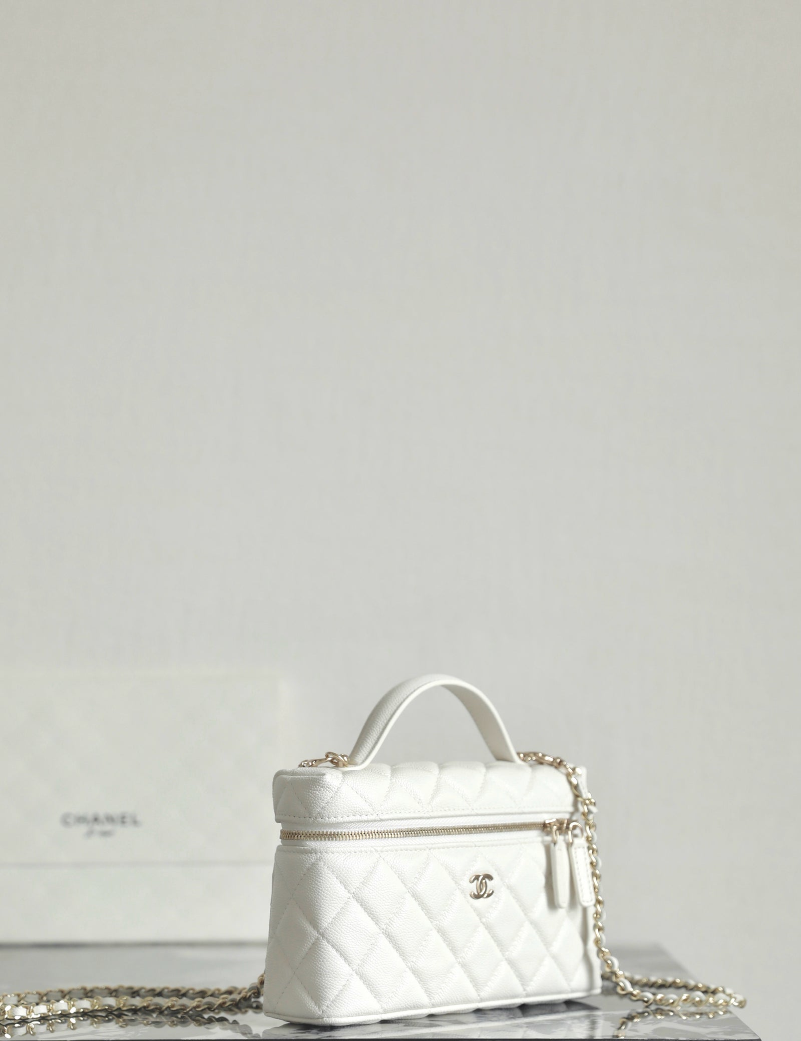 샤넬 클래식 체인 베니티 탑핸들 백