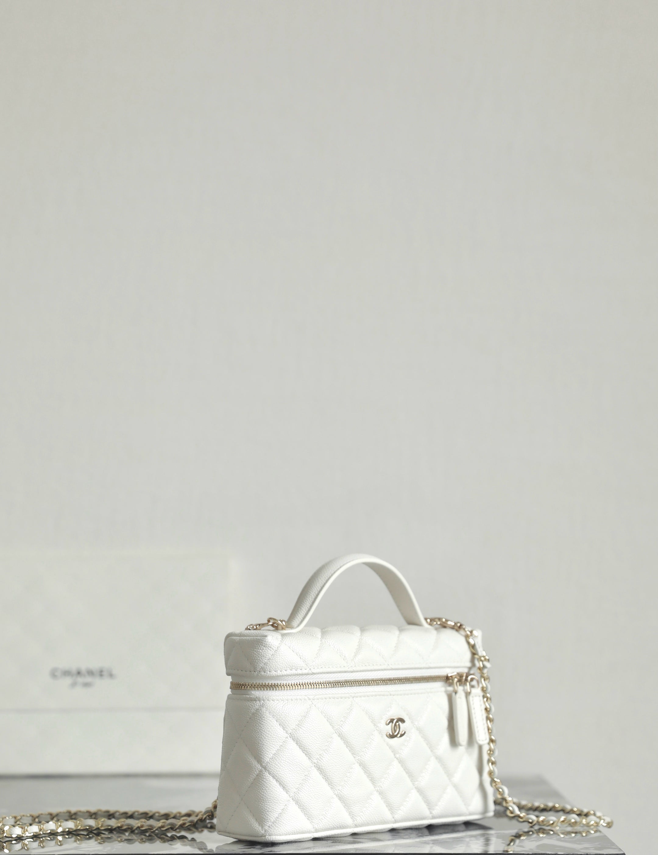샤넬 클래식 체인 베니티 탑핸들 백