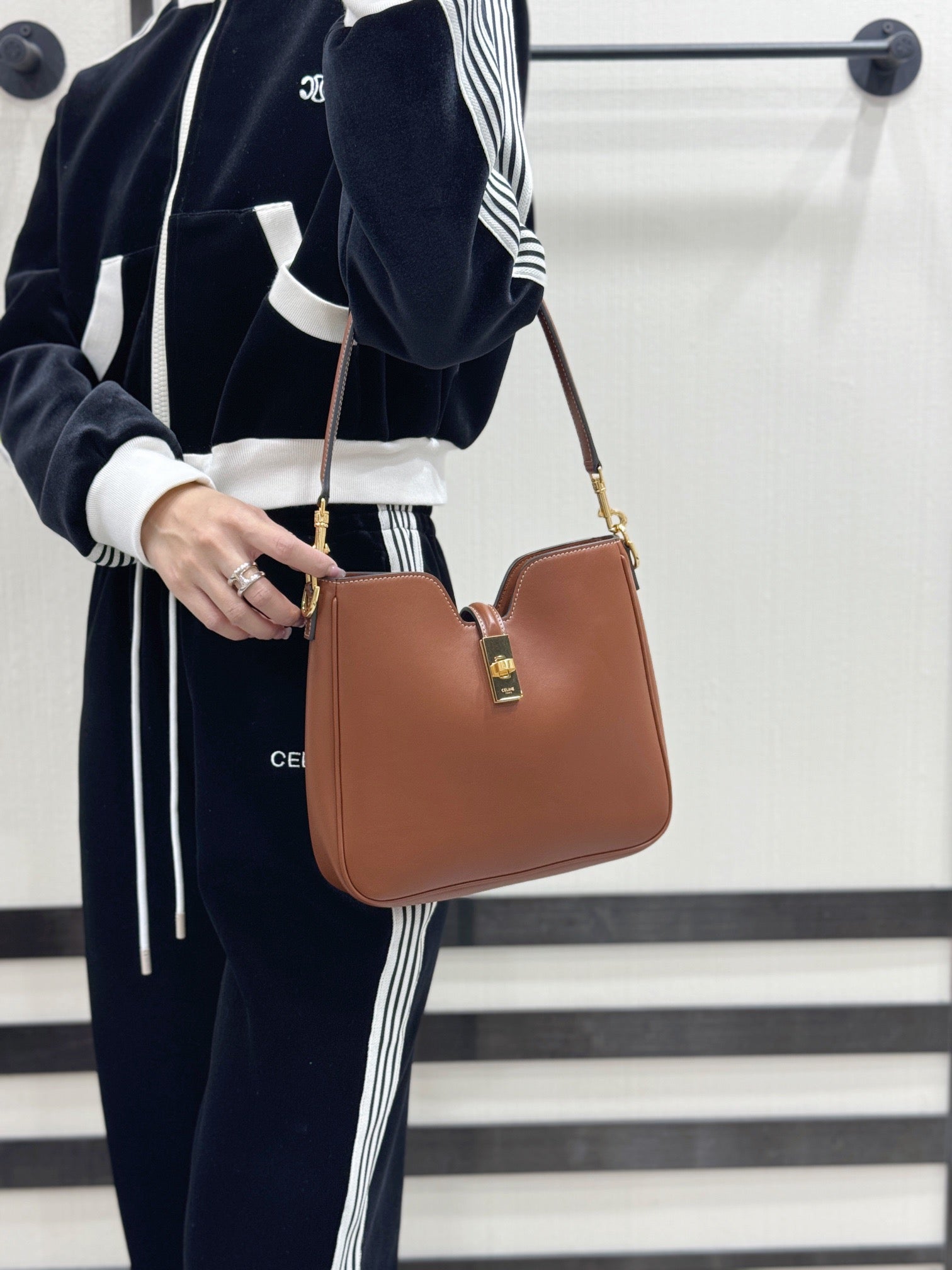 셀린느 16 소프트 까미유 스몰