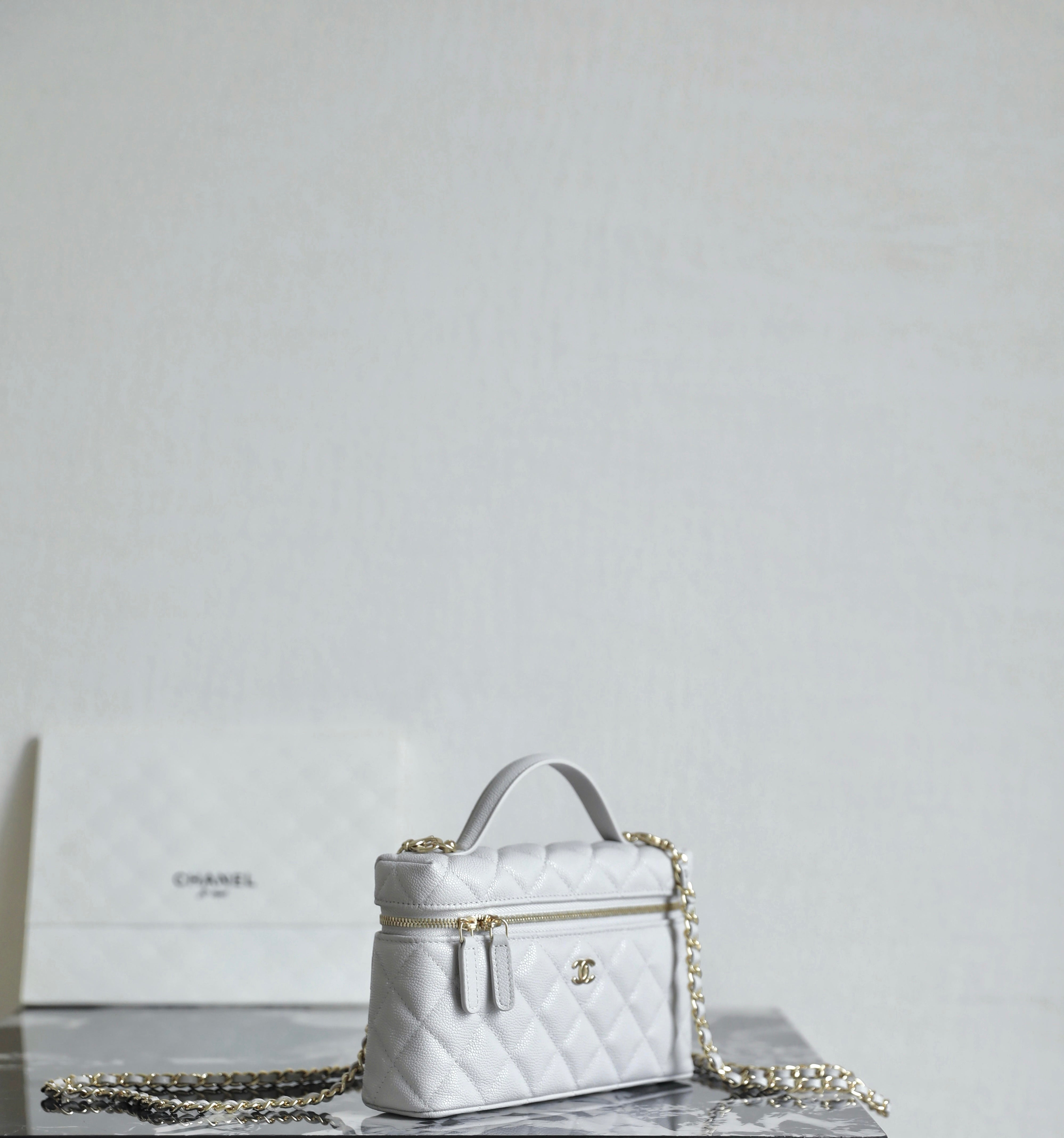 샤넬 클래식 체인 베니티 탑핸들 백