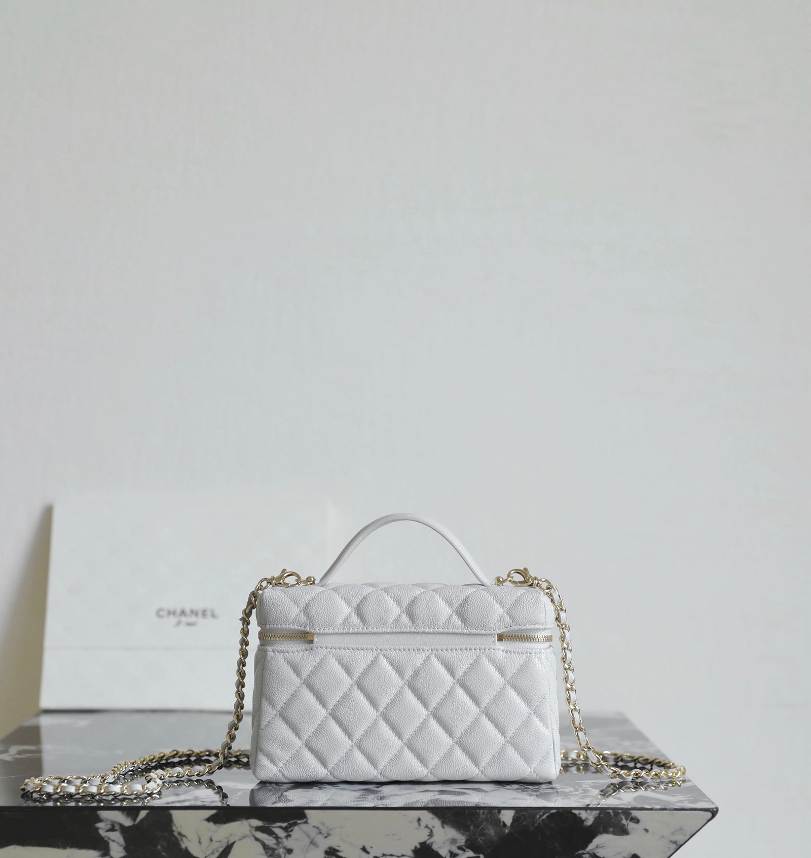 샤넬 클래식 체인 베니티 탑핸들 백