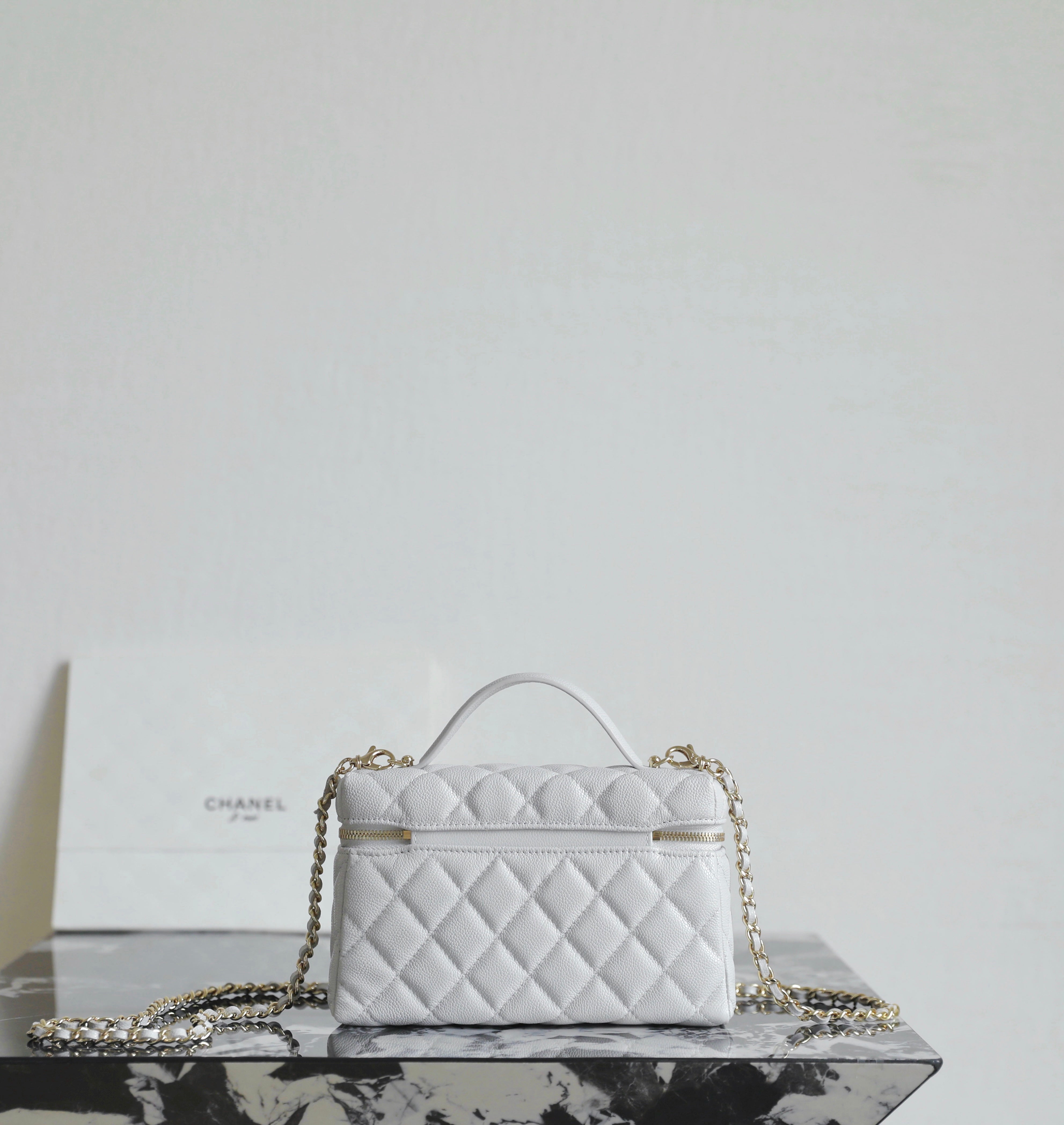 샤넬 클래식 체인 베니티 탑핸들 백