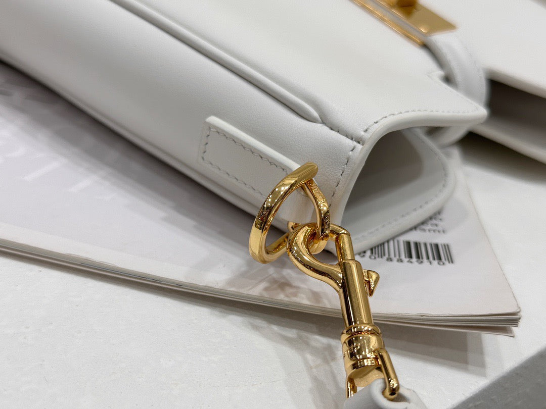 셀린느 16 소프트 까미유 스몰