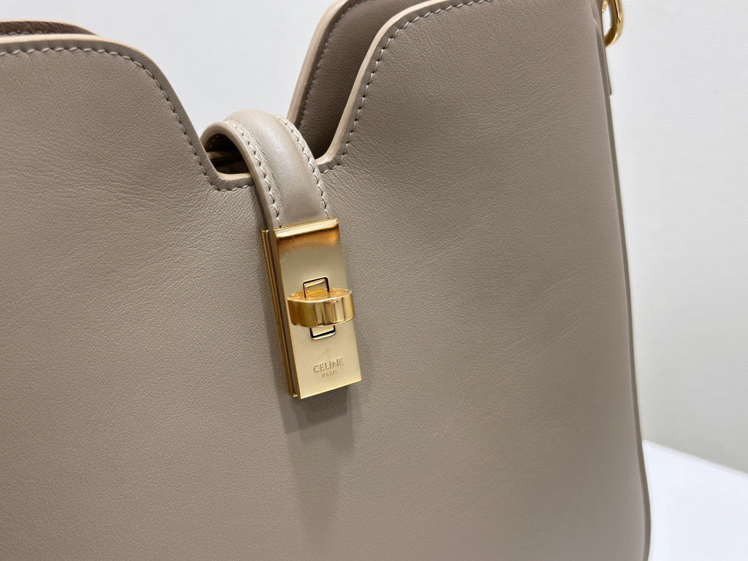 셀린느 16 소프트 까미유 스몰