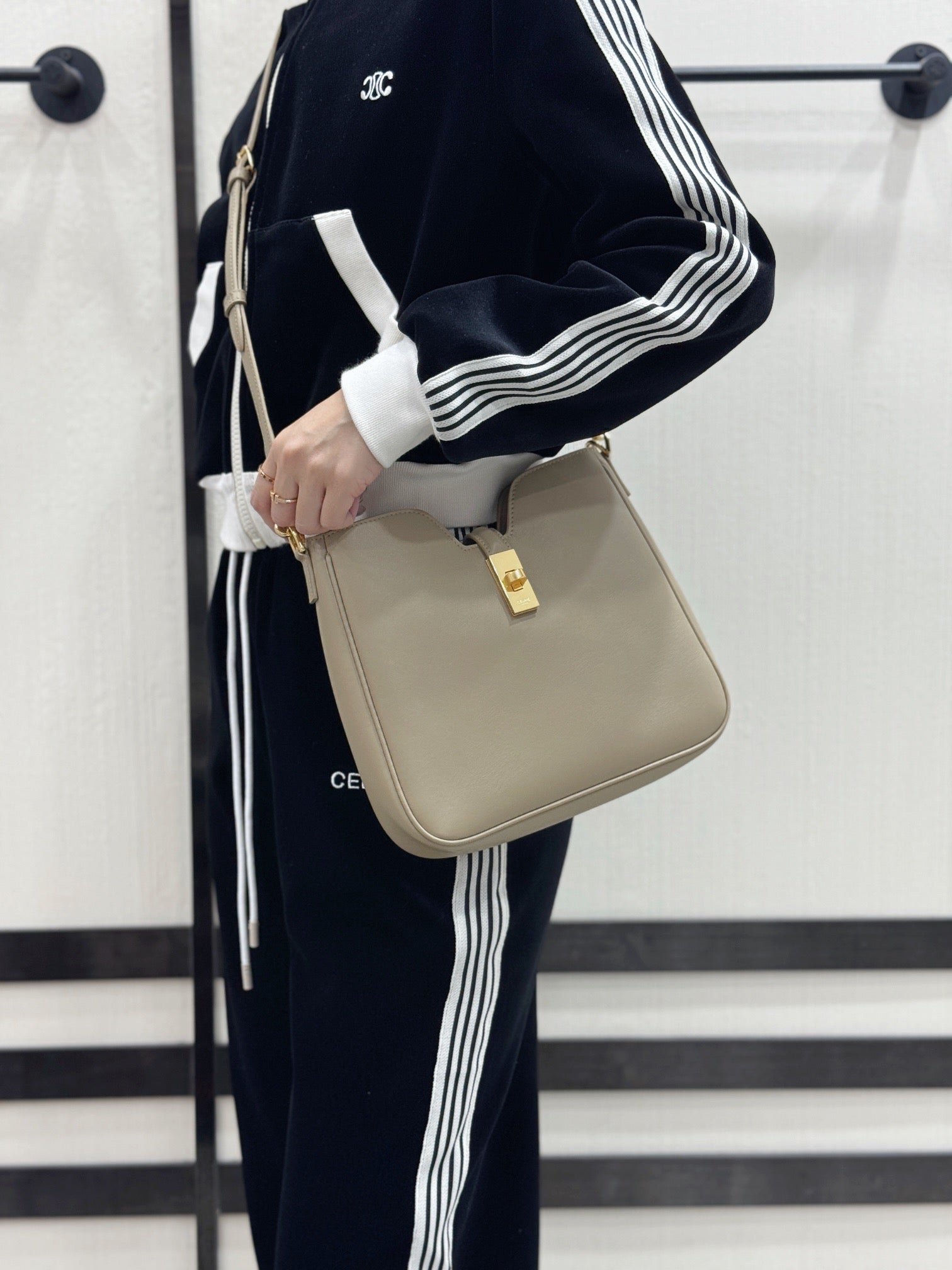 셀린느 16 소프트 까미유 스몰