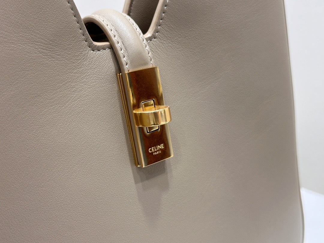 셀린느 16 소프트 까미유 스몰