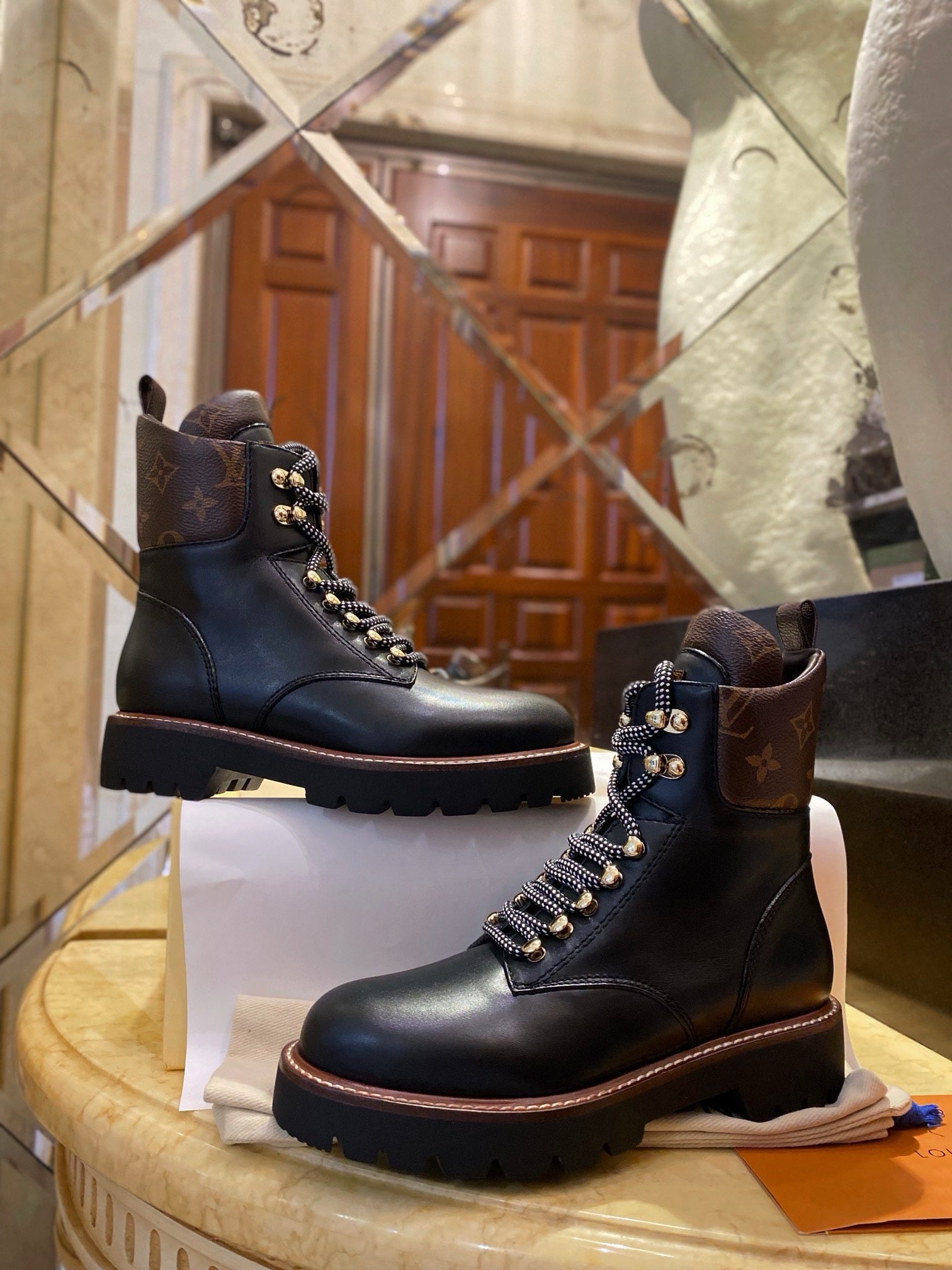 루이비통 모노그램 테리토리 레인저 부츠