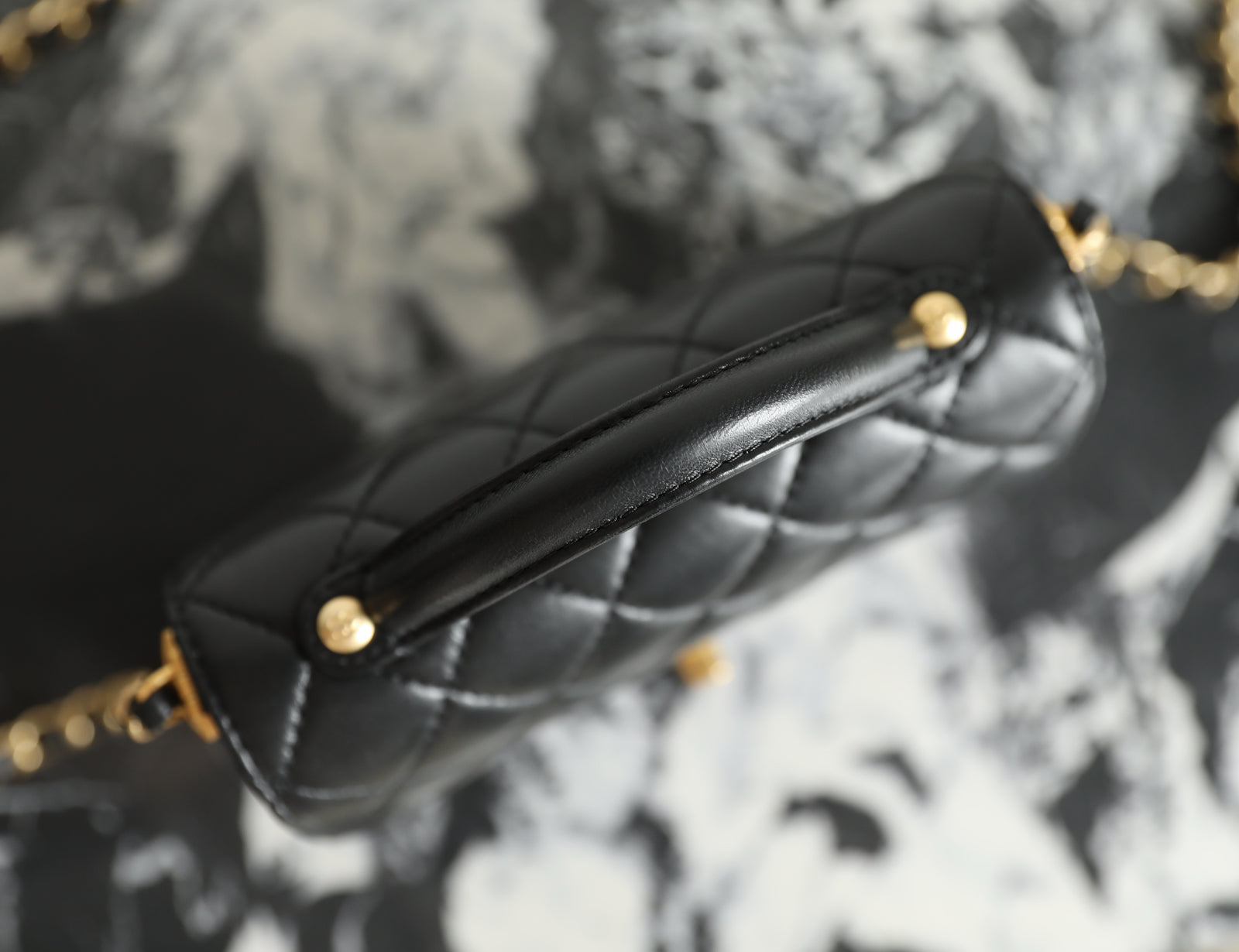 샤넬 25P 탑핸들 플랩백