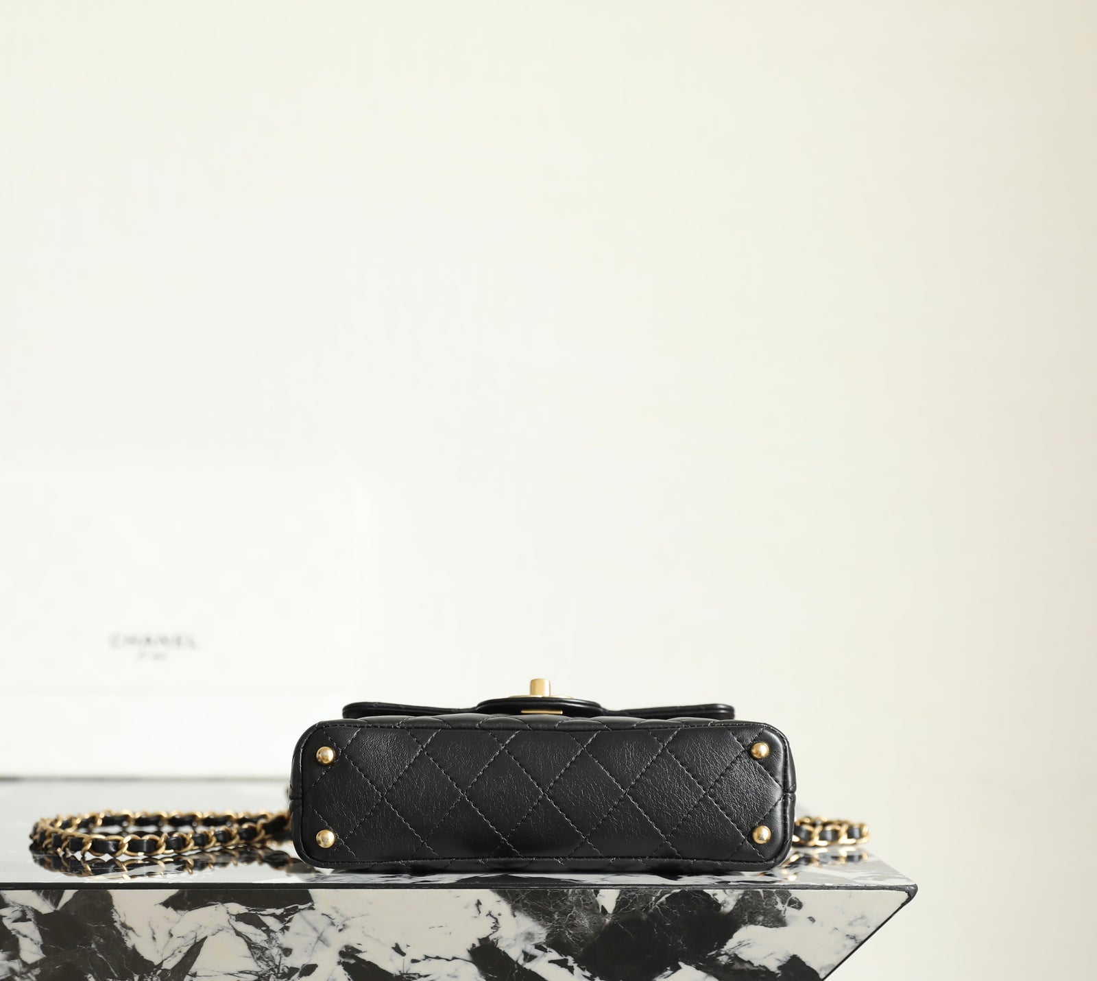 샤넬 25P 탑핸들 플랩백