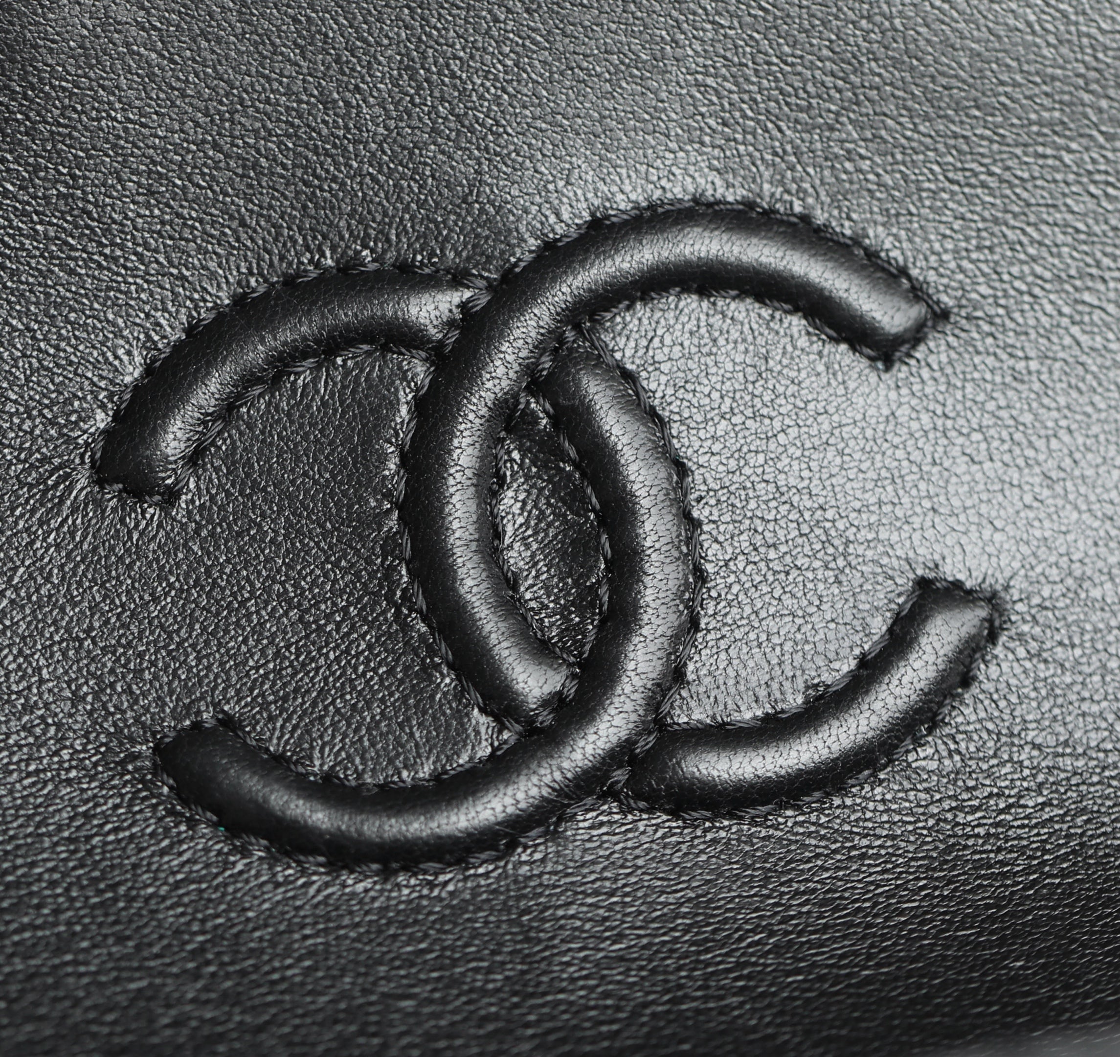 샤넬 25P 탑핸들 플랩백