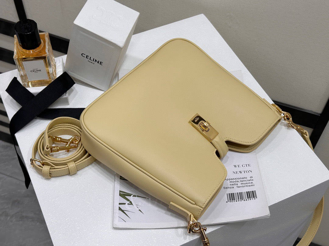 셀린느 16 소프트 까미유 스몰