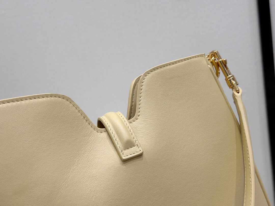 셀린느 16 소프트 까미유 스몰