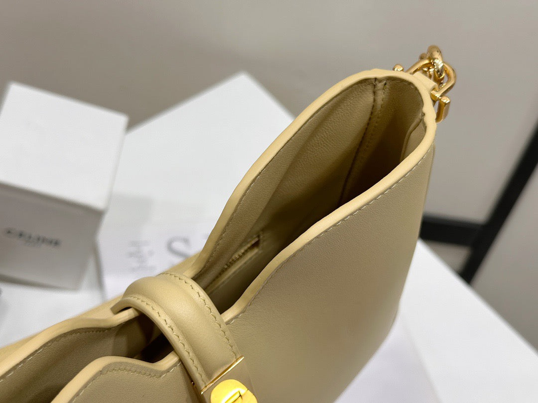 셀린느 16 소프트 까미유 스몰