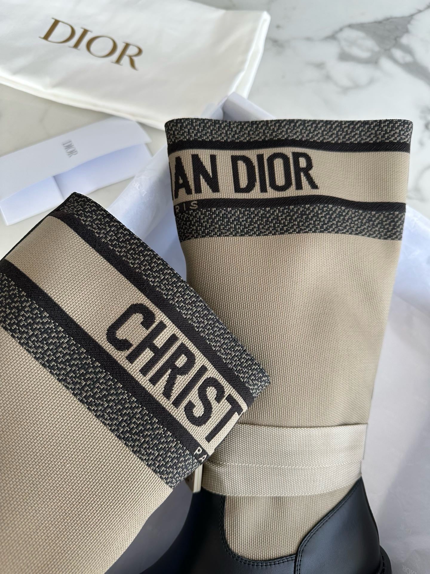 디올 D 메이저 앵클 부츠