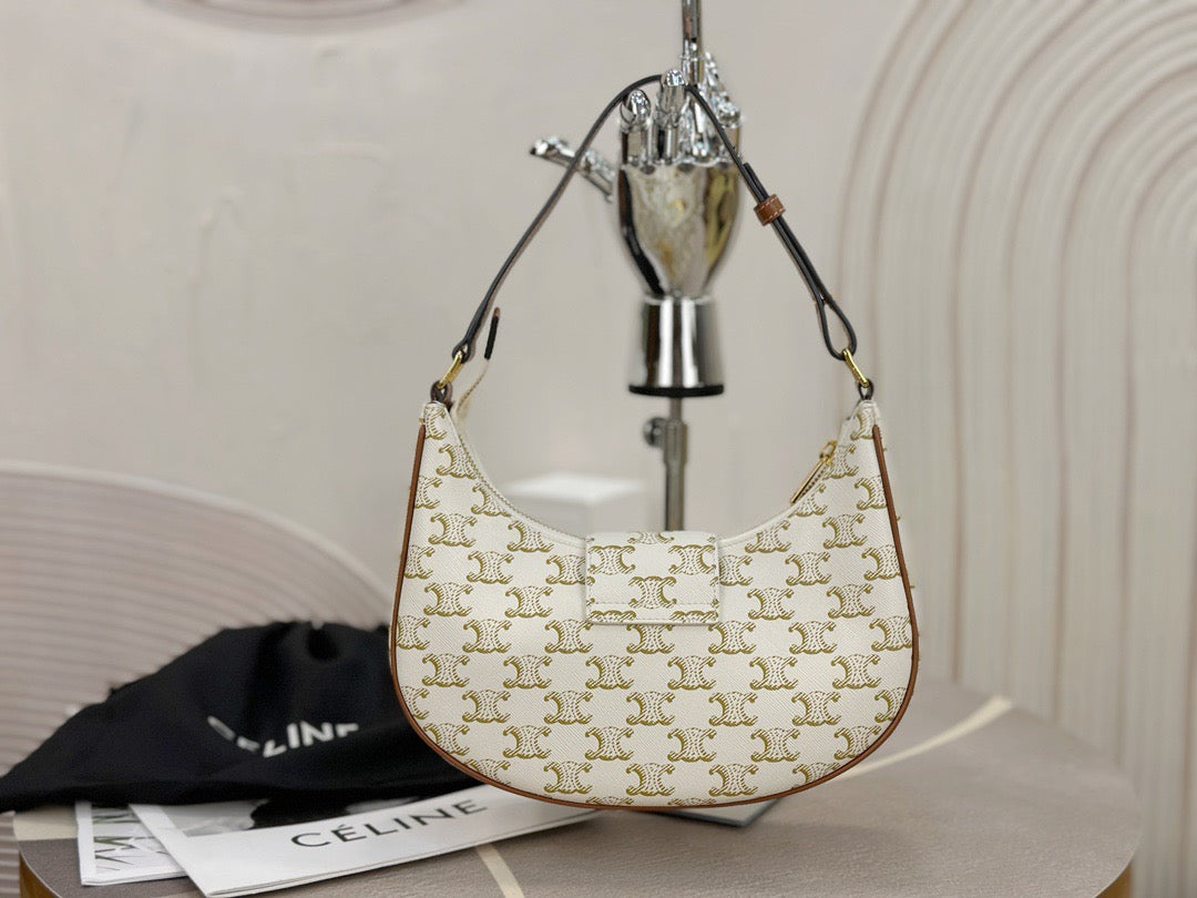 셀린느 트리옹프 아바백 캔버스 미디움