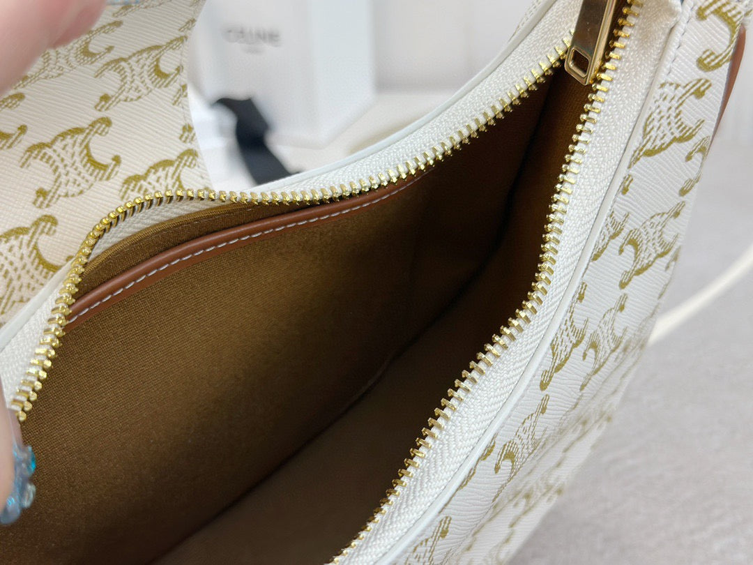 셀린느 트리옹프 아바백 캔버스 미디움