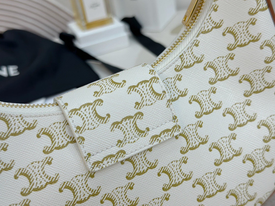 셀린느 트리옹프 아바백 캔버스 미디움