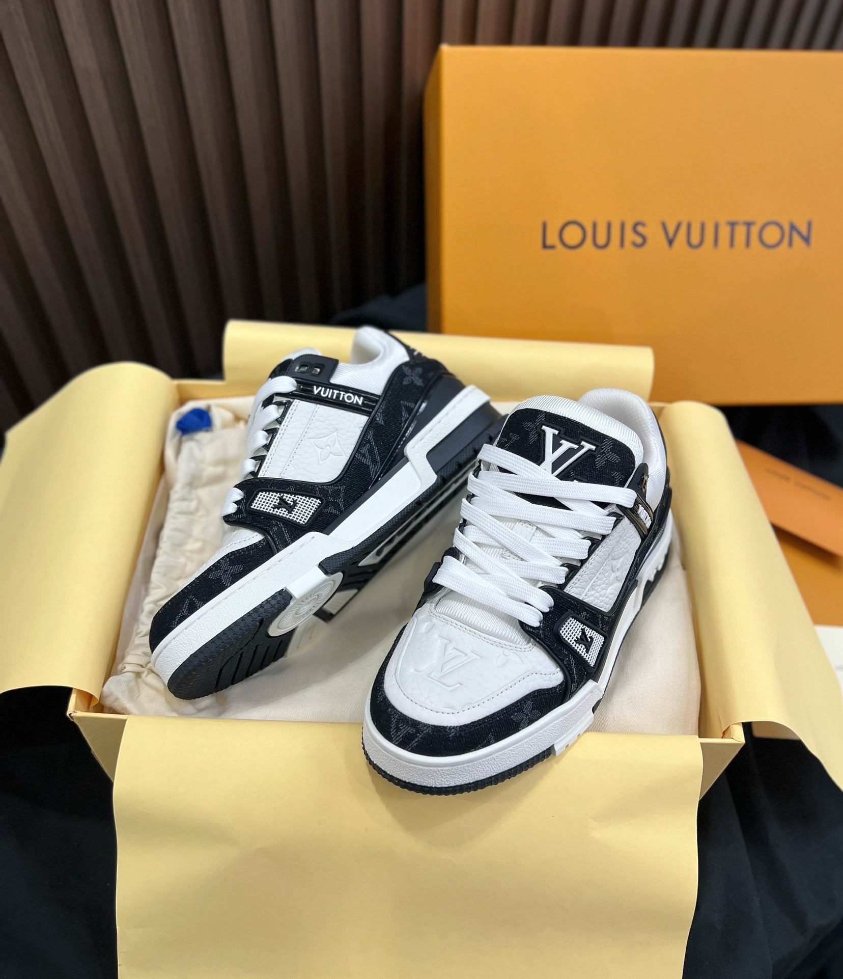루이비통 LV 트레이너 스니커즈