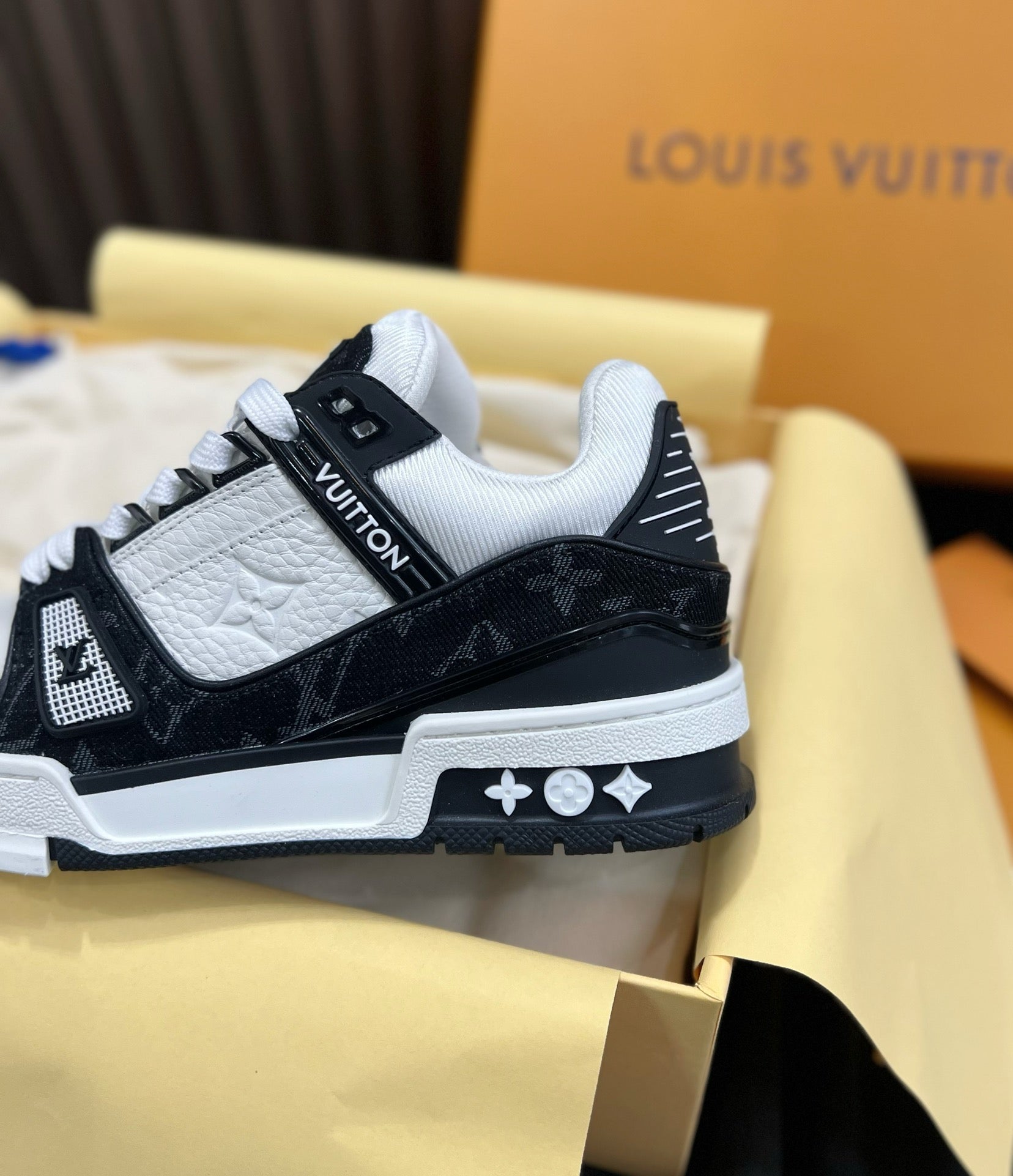 루이비통 LV 트레이너 스니커즈