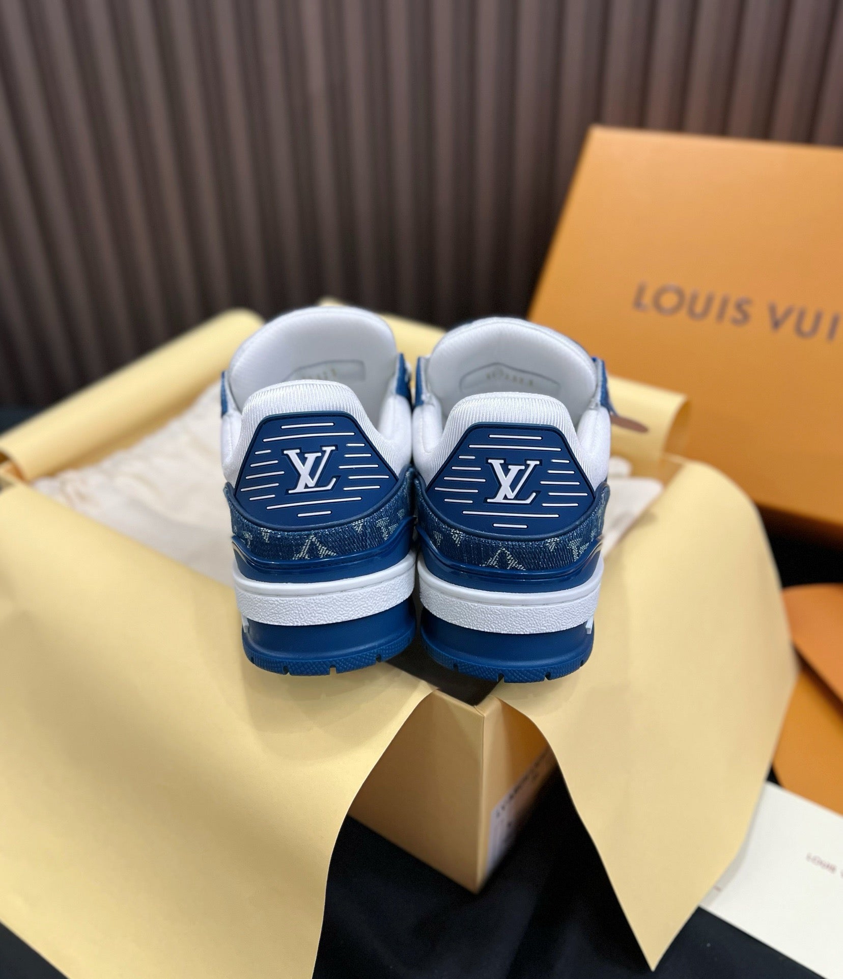 루이비통 LV 트레이너 스니커즈