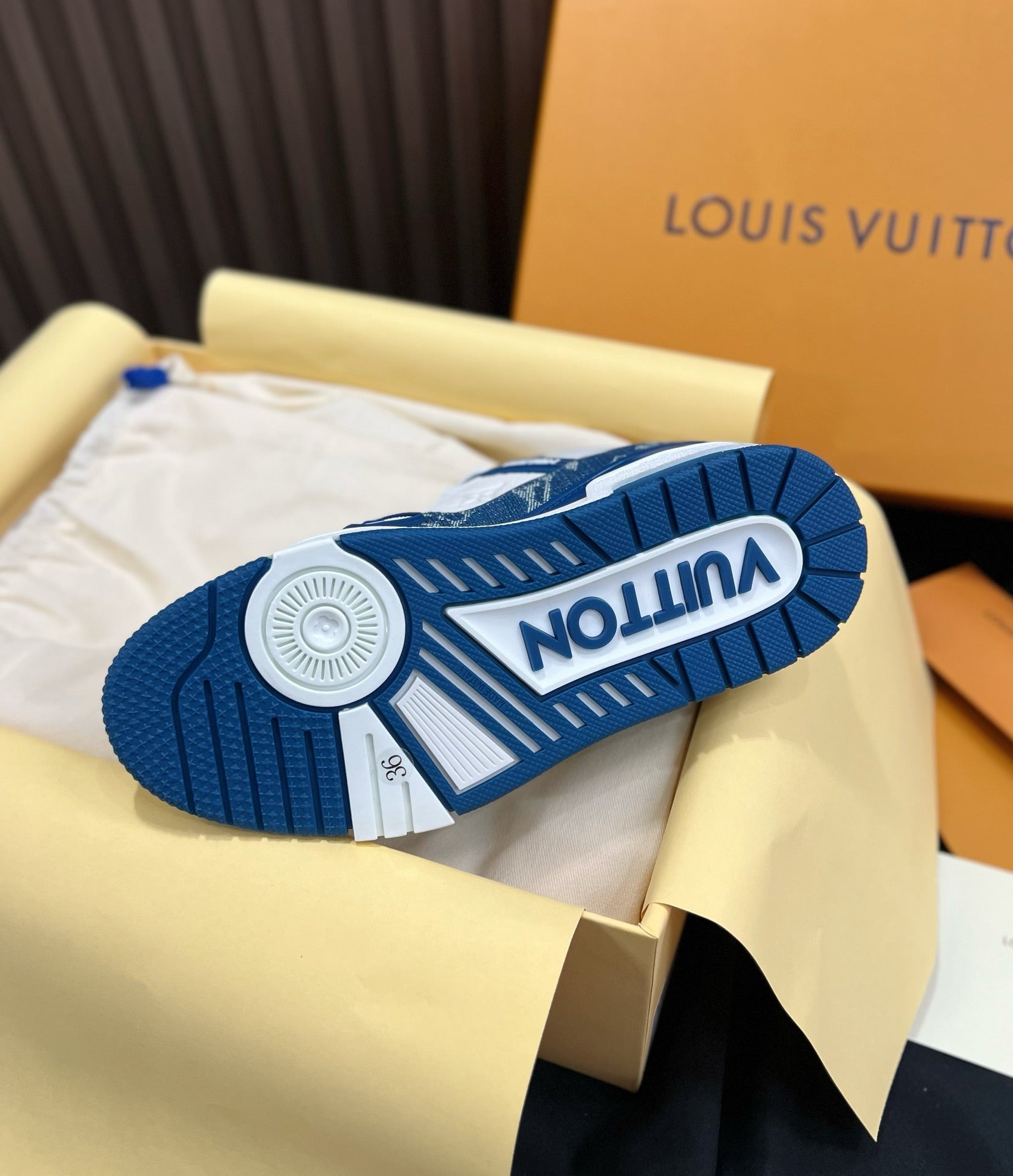 루이비통 LV 트레이너 스니커즈