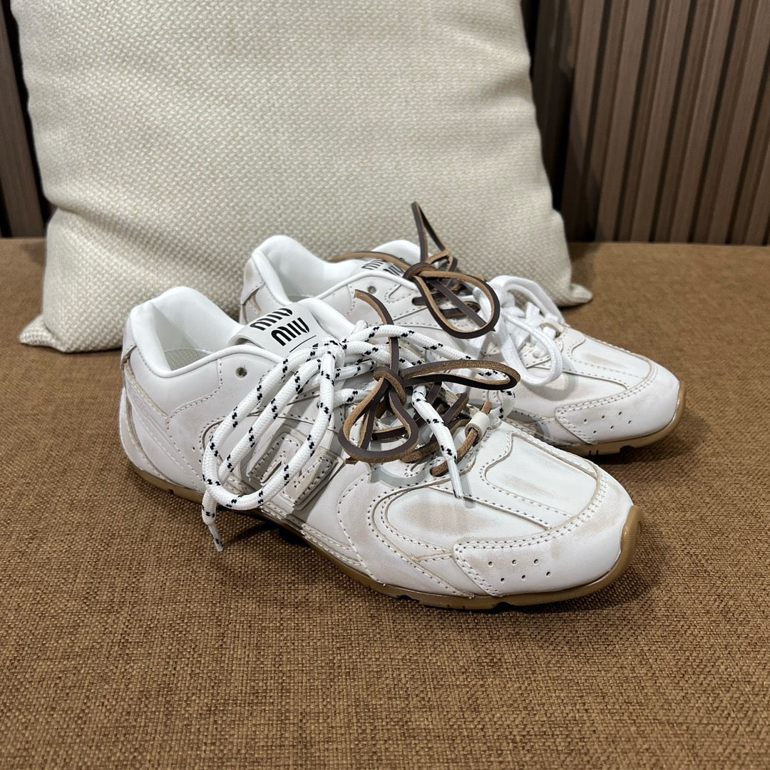 미우미우 X 뉴발란스 530 SL 가죽 스니커즈