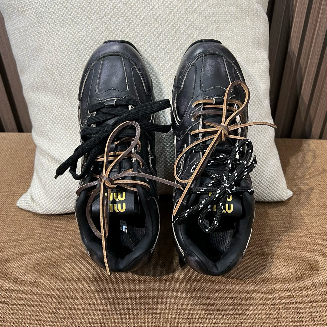 미우미우 X 뉴발란스 530 SL 가죽 스니커즈